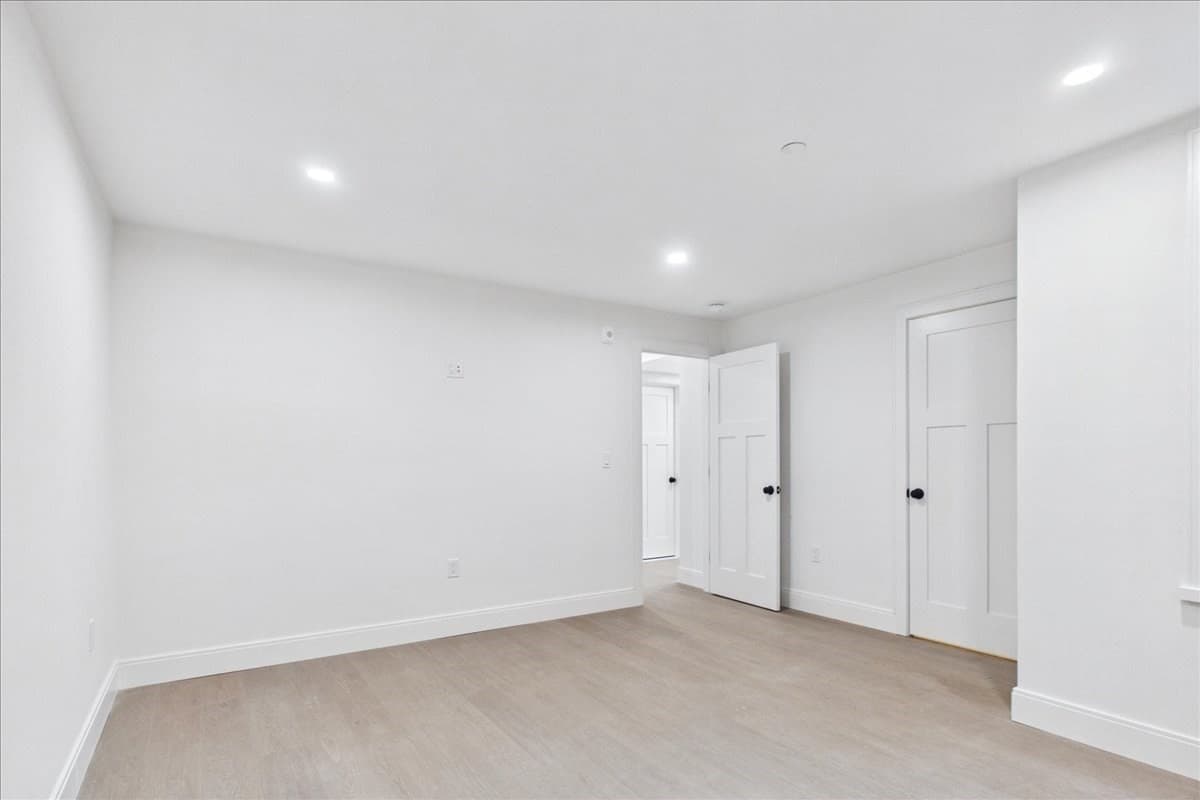Condominium at 305 Chestnut Ave # 6, Boston MA 02130, Boston, photo 32 of 42