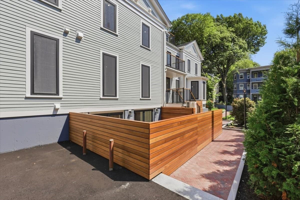 Condominium at 305 Chestnut Ave # 6, Boston MA 02130, Boston, photo 33 of 42