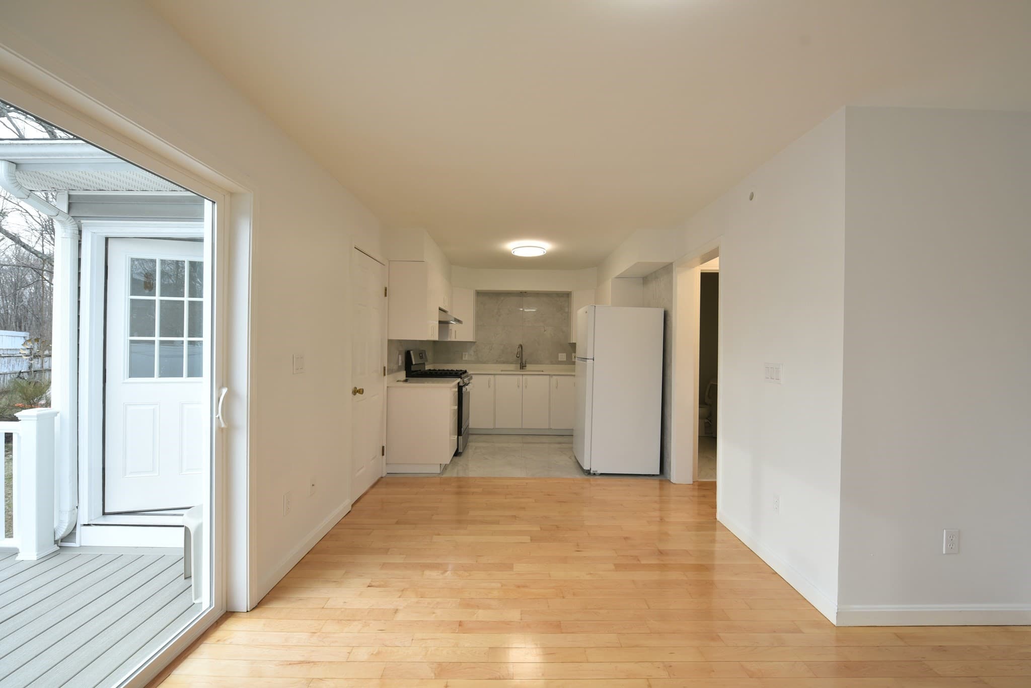 Condominium at 19 Stillman Circle # 19, Natick MA 01760, Natick, photo 2 of 16