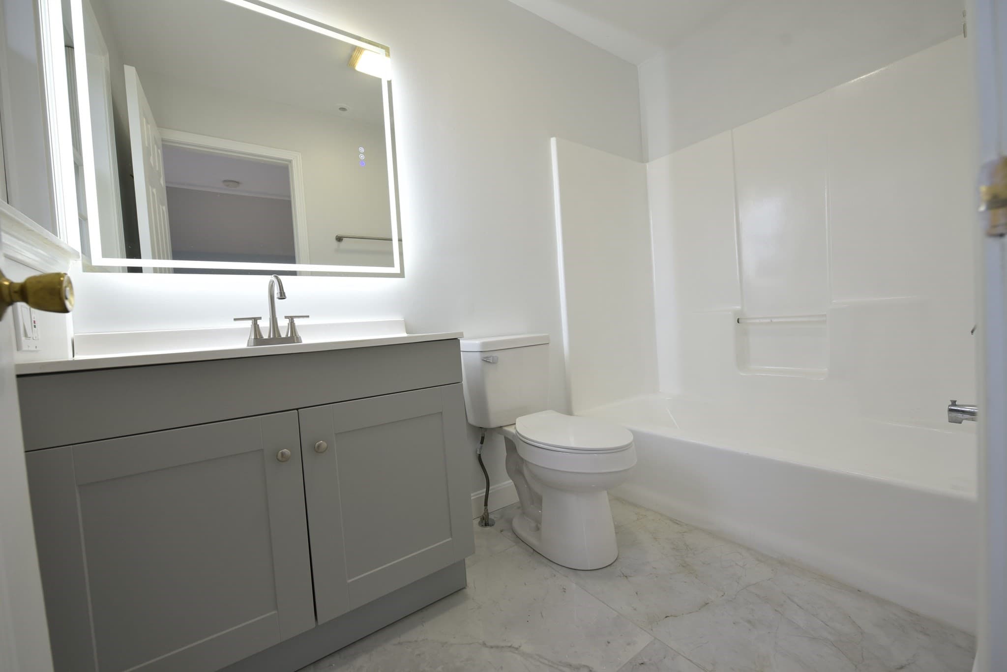 Condominium at 19 Stillman Circle # 19, Natick MA 01760, Natick, photo 5 of 16