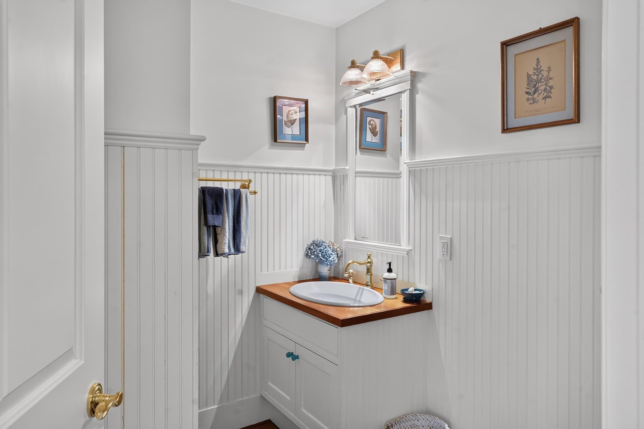 Single Family Residence at 4 Garrett Way, Edgartown MA 02539, Edgartown, photo 15 of 42