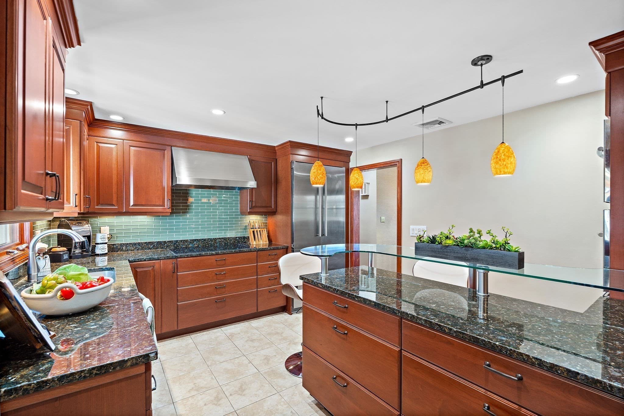 Single Family Residence at 20 Woodchester Cir, Waltham MA 02451, Waltham, photo 7 of 34