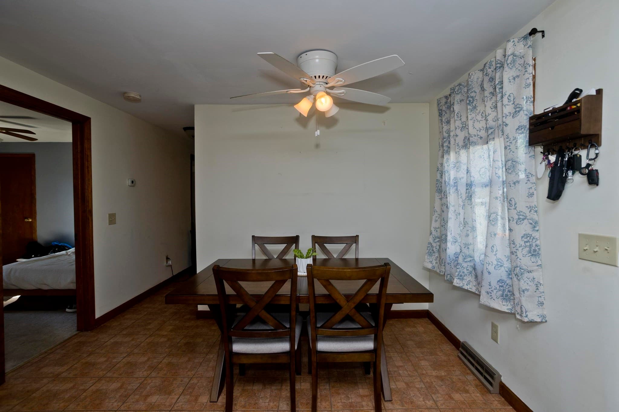 Single Family Residence at 20 Meadow Ave, Agawam MA 01001, Agawam, photo 6 of 20