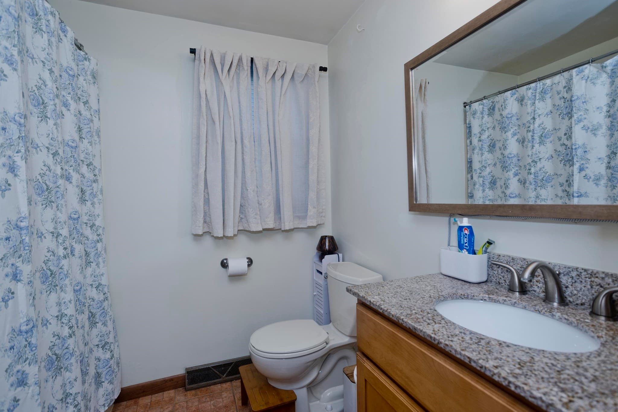 Single Family Residence at 20 Meadow Ave, Agawam MA 01001, Agawam, photo 15 of 20