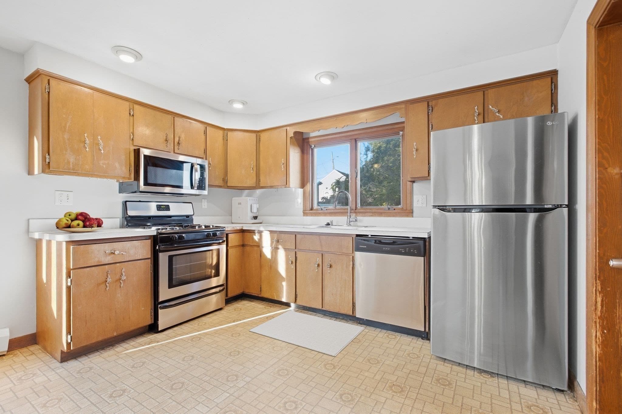 Single Family Residence at 50 Waitt Park, Revere MA 02151, Revere, photo 4 of 14