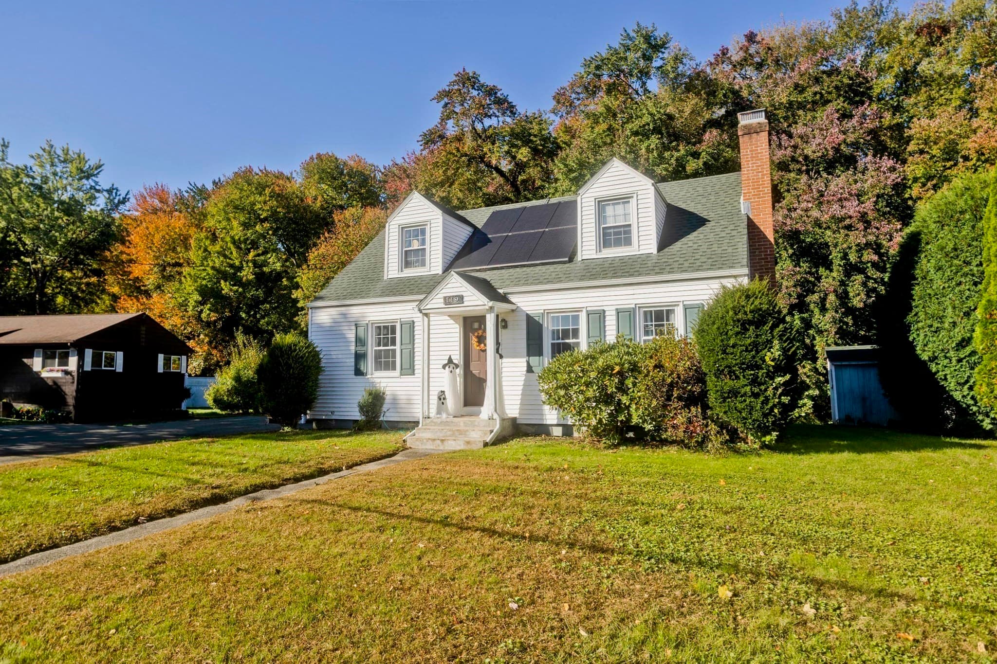 Single Family Residence at 119 Florida Dr, Agawam MA 01001, Agawam, photo 2 of 32