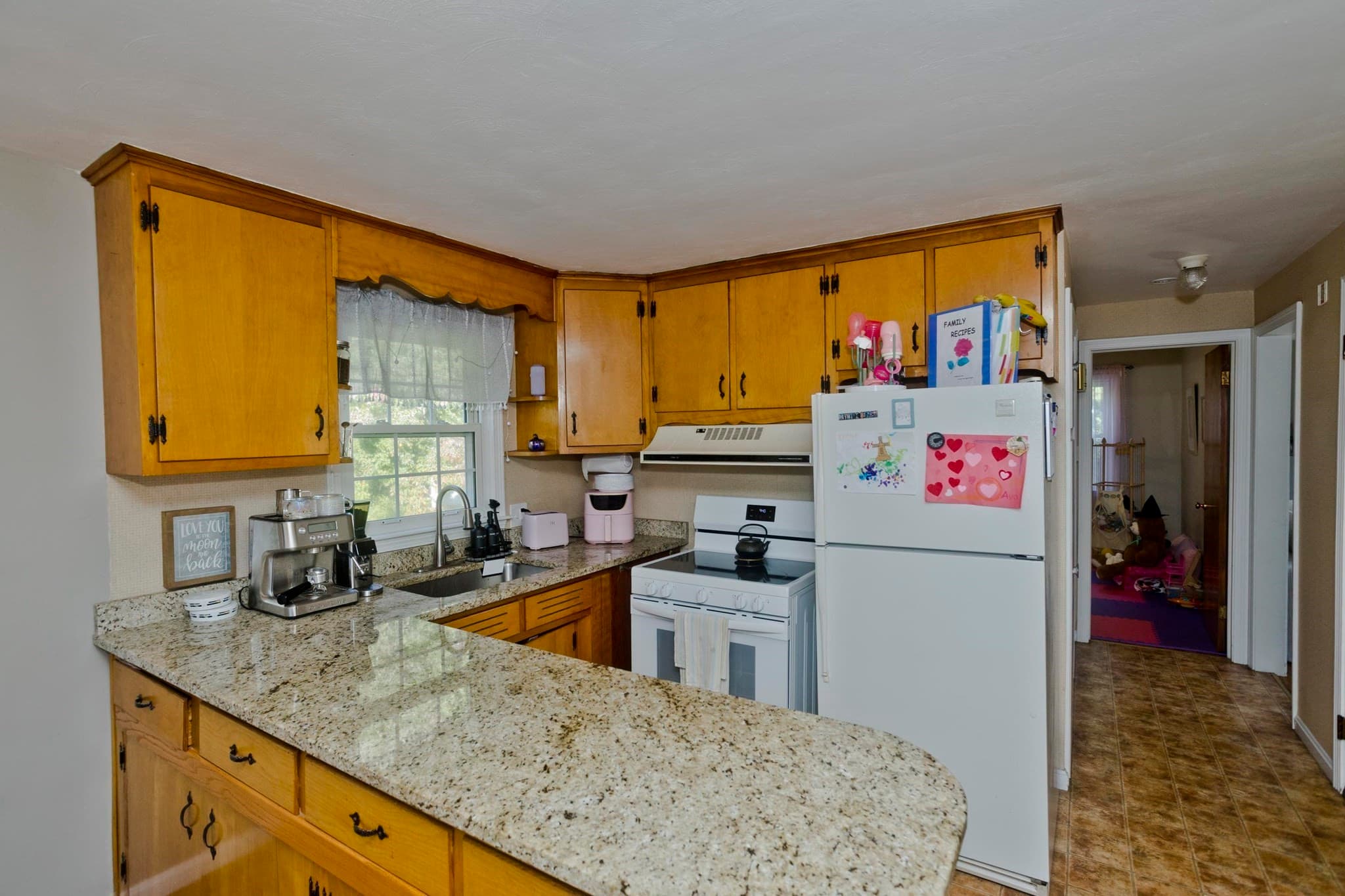 Single Family Residence at 119 Florida Dr, Agawam MA 01001, Agawam, photo 4 of 32