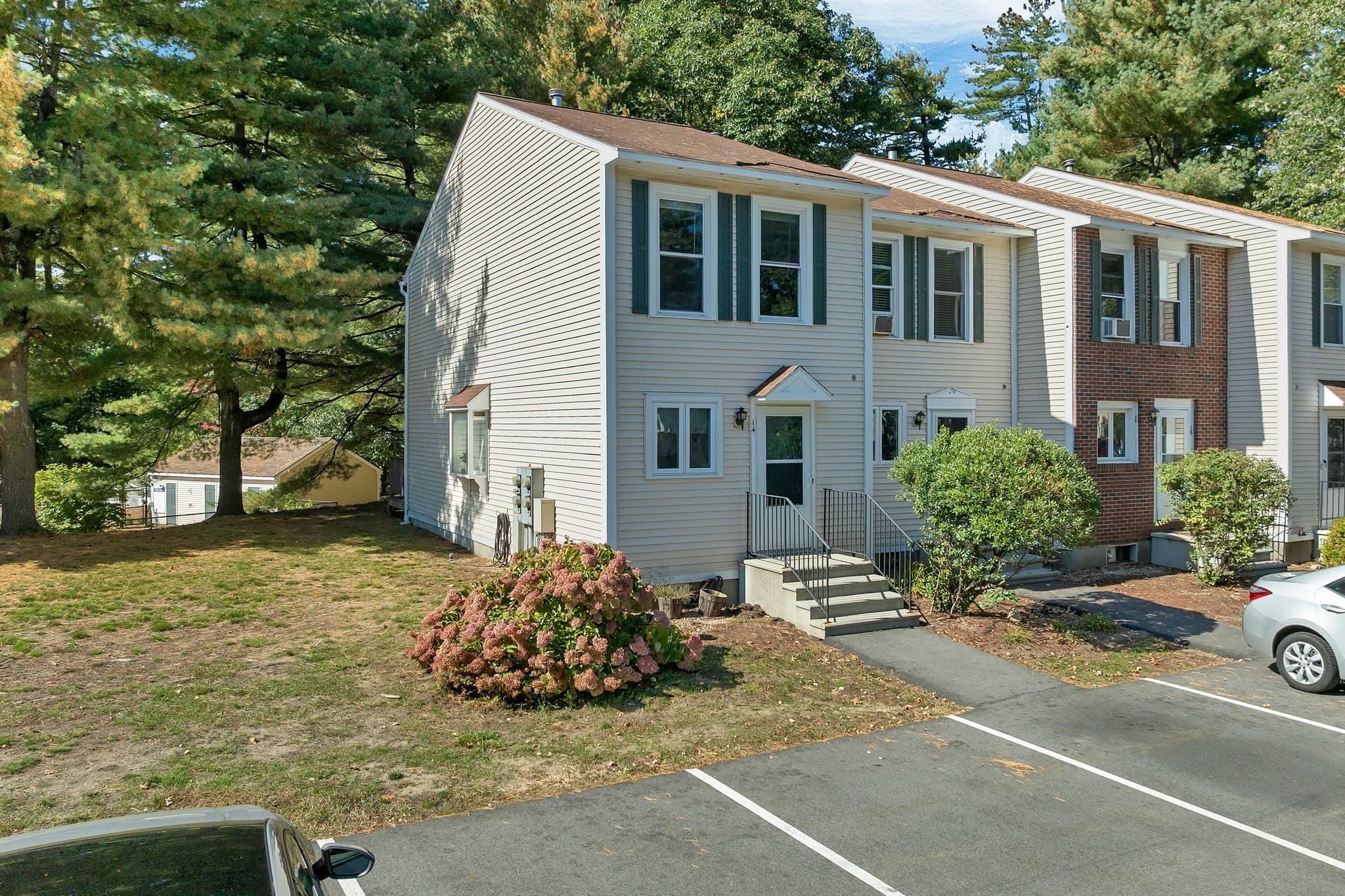 Condominium at 14 Shelburne Road, Merrimack NH 03054, Merrimack, photo 2 of 40