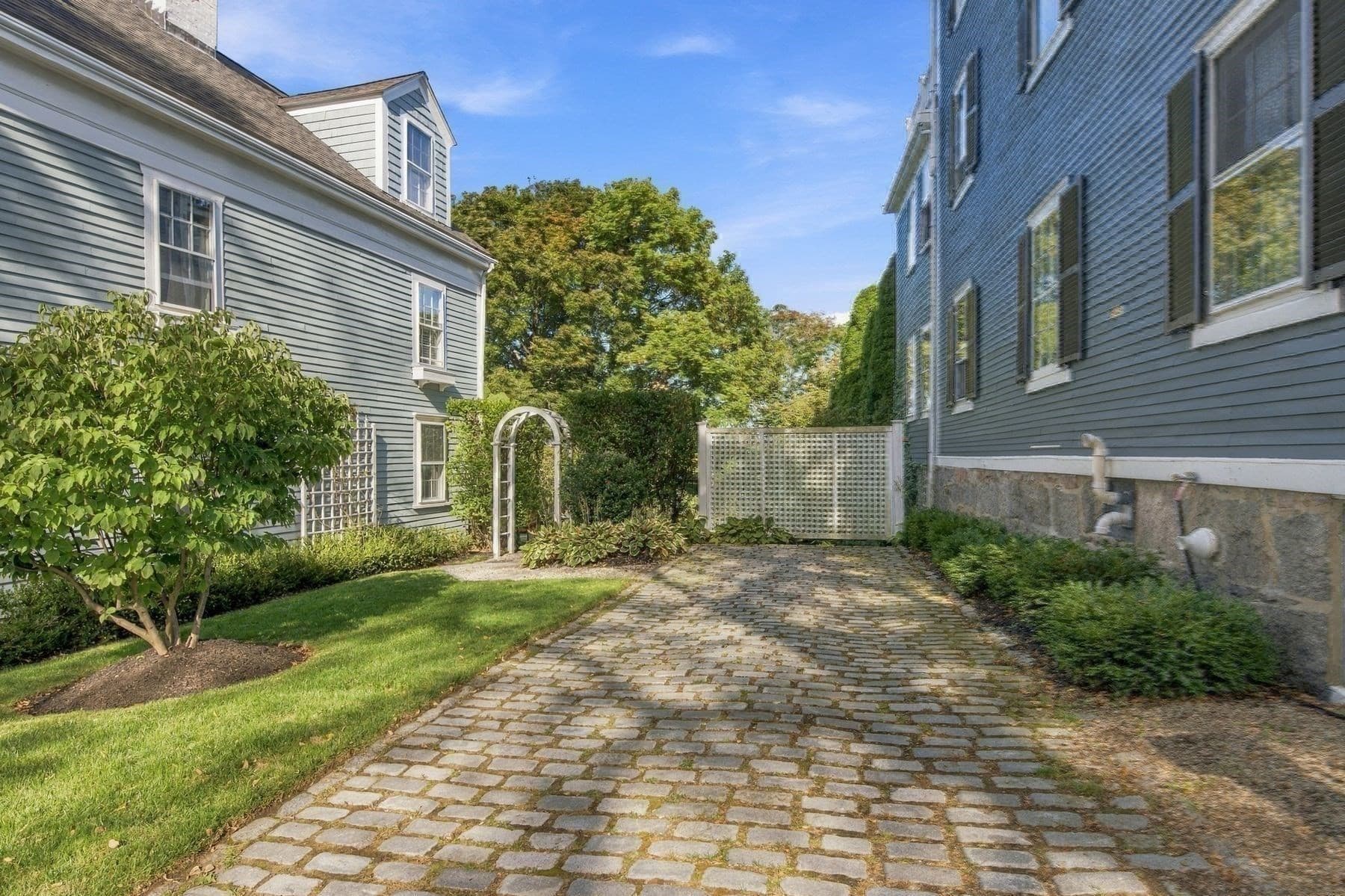 Single Family Residence at 4 Washington Square, Marblehead MA 01945, photo 37 of 41