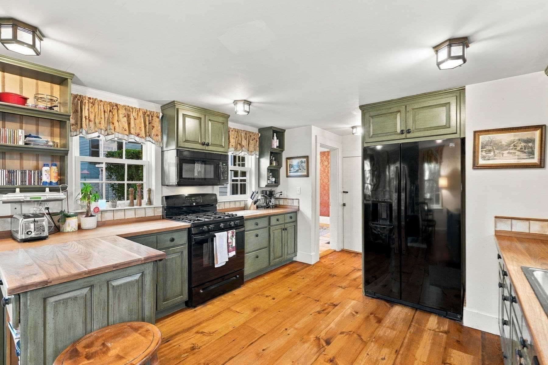 Single Family Residence at 4 Washington Square, Marblehead MA 01945, photo 11 of 41