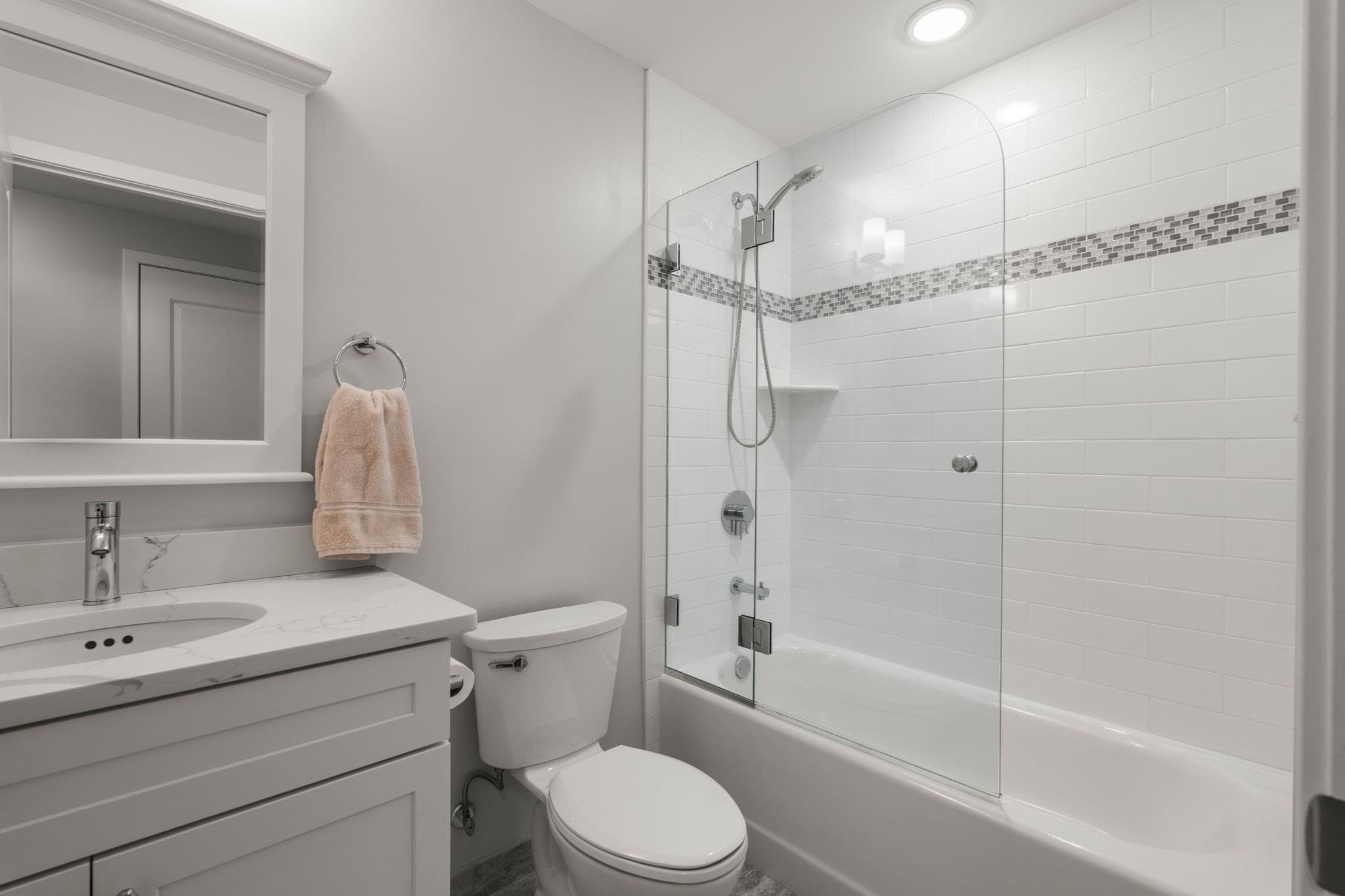 Condominium at 131 Eliot St # 204, Milton MA 02186, Milton, photo 11 of 14