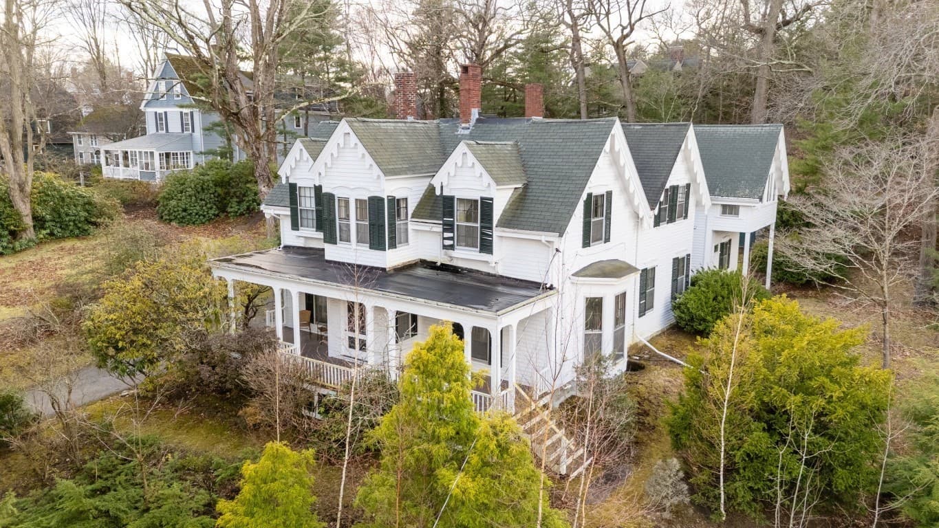 140 Pleasant St, Newton MA 02459
