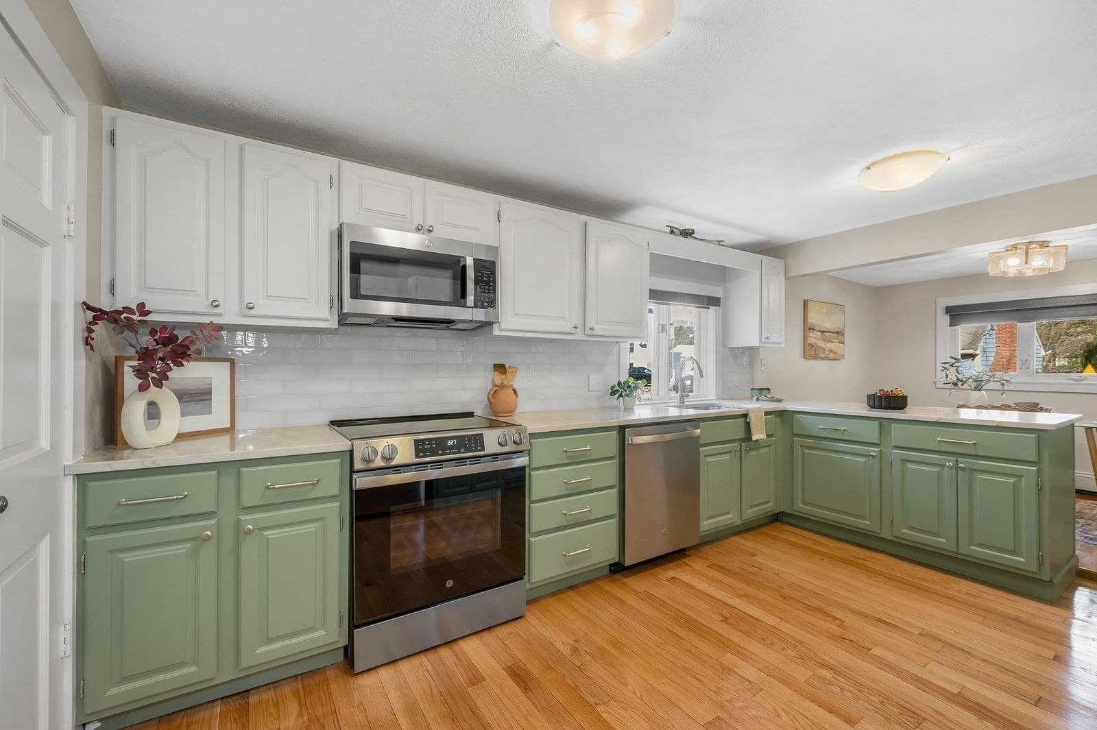 Single Family Residence at 67 Melvin St, Wakefield MA 01880, Wakefield, photo 4 of 41