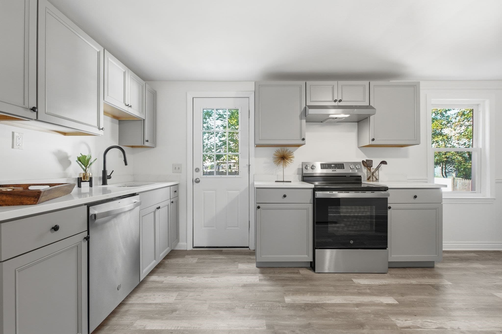 Condominium at 25 Lynn St # B, Peabody MA 01960, Peabody, photo 4 of 22