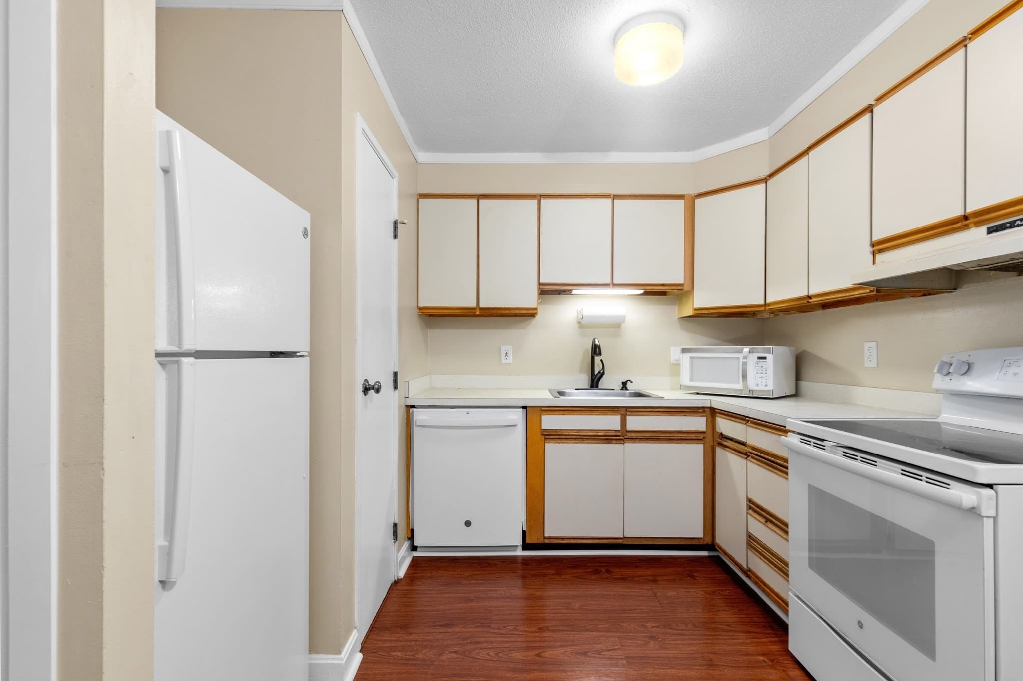 Condominium at 15 Chapel Hill Dr # 12, Plymouth MA 02360, Plymouth, photo 6 of 18