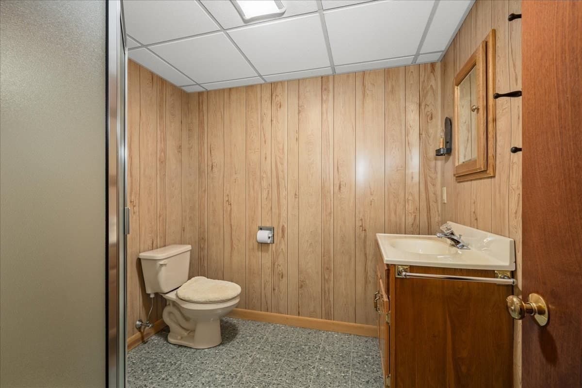Condominium at 16 Bentwood Dr # 16, Sturbridge MA 01566, Sturbridge, photo 27 of 39