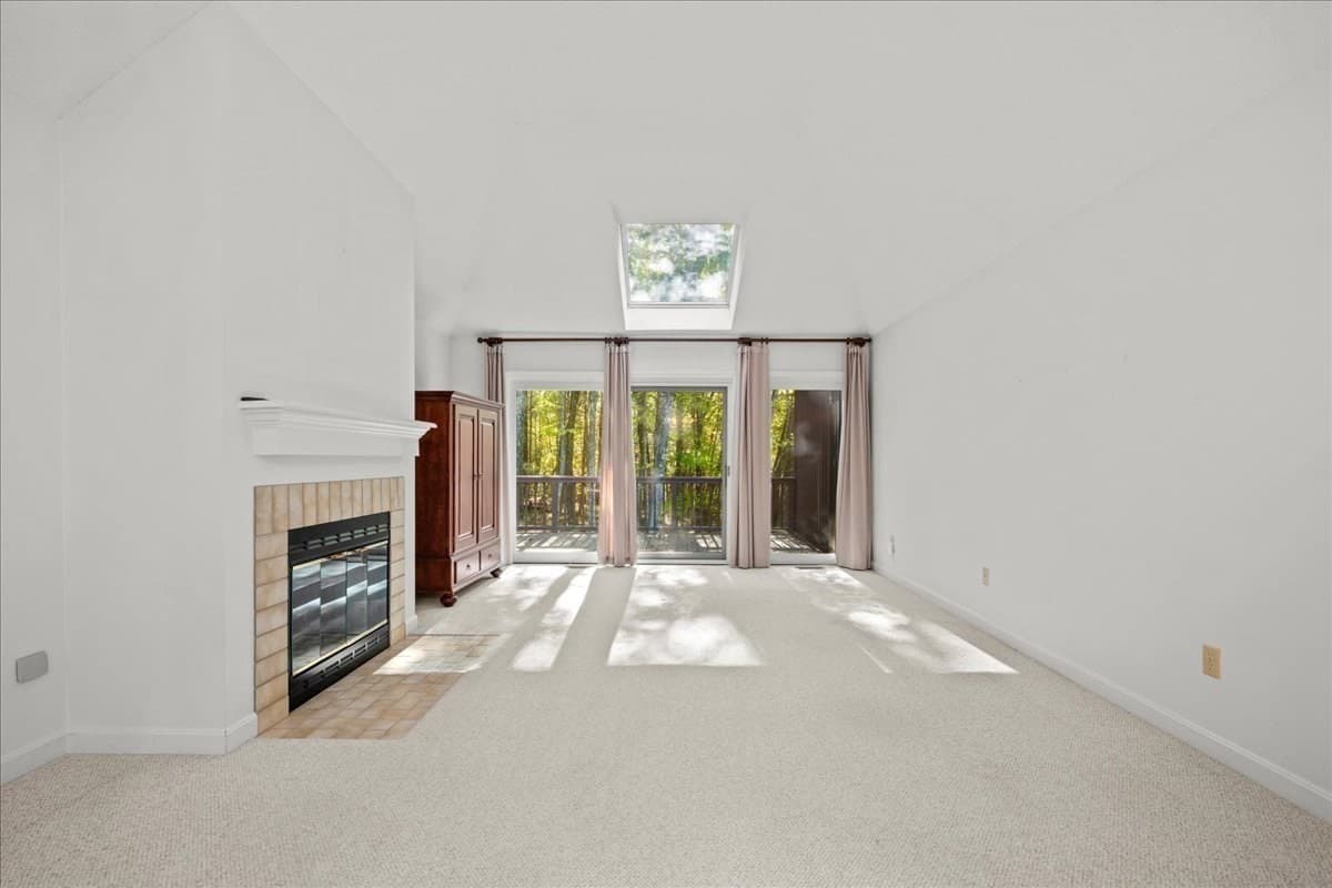 Condominium at 16 Bentwood Dr # 16, Sturbridge MA 01566, Sturbridge, photo 7 of 39