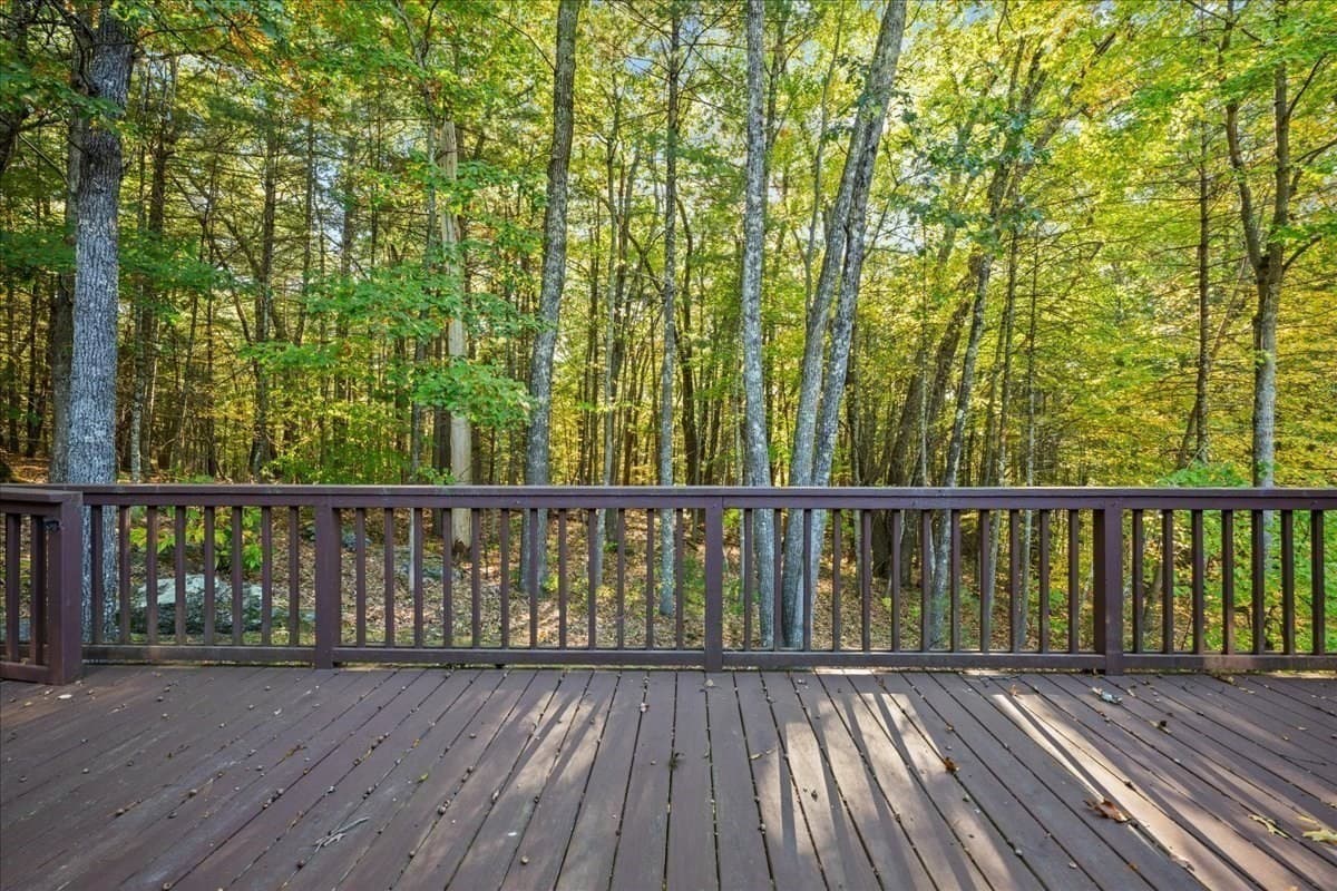 Condominium at 16 Bentwood Dr # 16, Sturbridge MA 01566, Sturbridge, photo 32 of 39