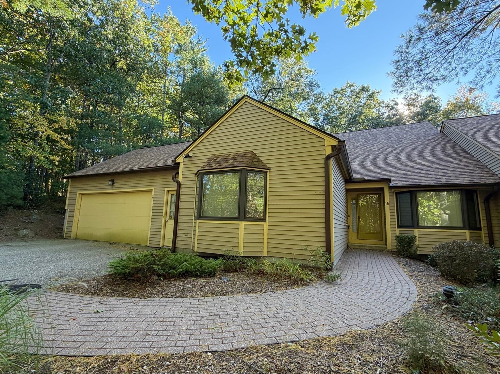 16 Bentwood Dr # 16, Sturbridge MA 01566