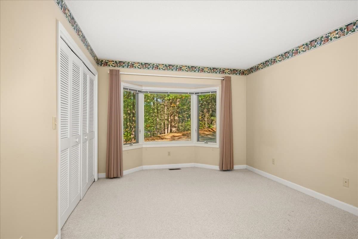 Condominium at 16 Bentwood Dr # 16, Sturbridge MA 01566, Sturbridge, photo 20 of 39