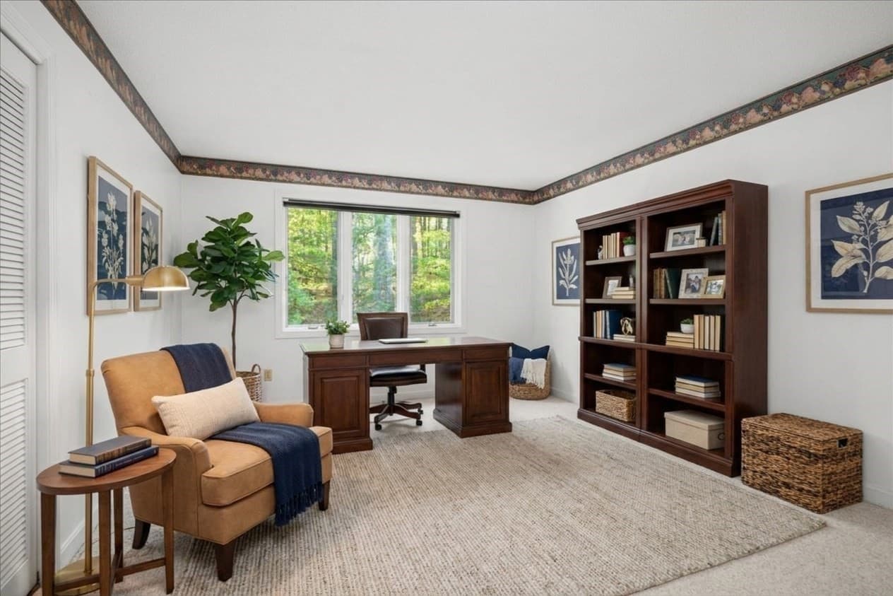 Condominium at 16 Bentwood Dr # 16, Sturbridge MA 01566, Sturbridge, photo 24 of 39