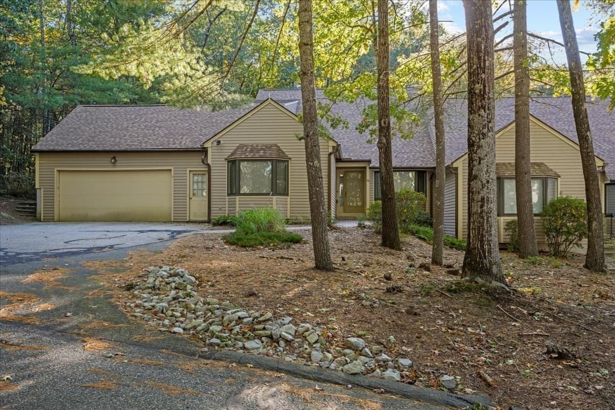 Condominium at 16 Bentwood Dr # 16, Sturbridge MA 01566, Sturbridge, photo 38 of 39