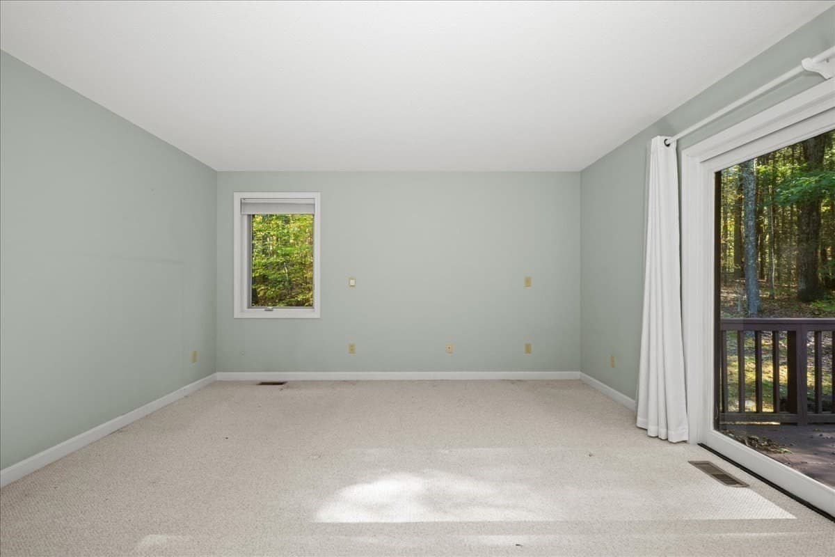 Condominium at 16 Bentwood Dr # 16, Sturbridge MA 01566, Sturbridge, photo 14 of 39