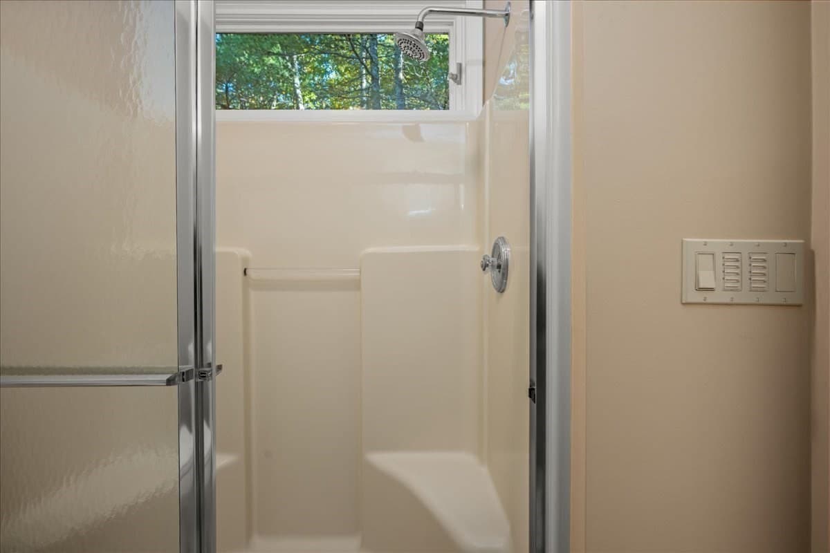 Condominium at 16 Bentwood Dr # 16, Sturbridge MA 01566, Sturbridge, photo 18 of 39