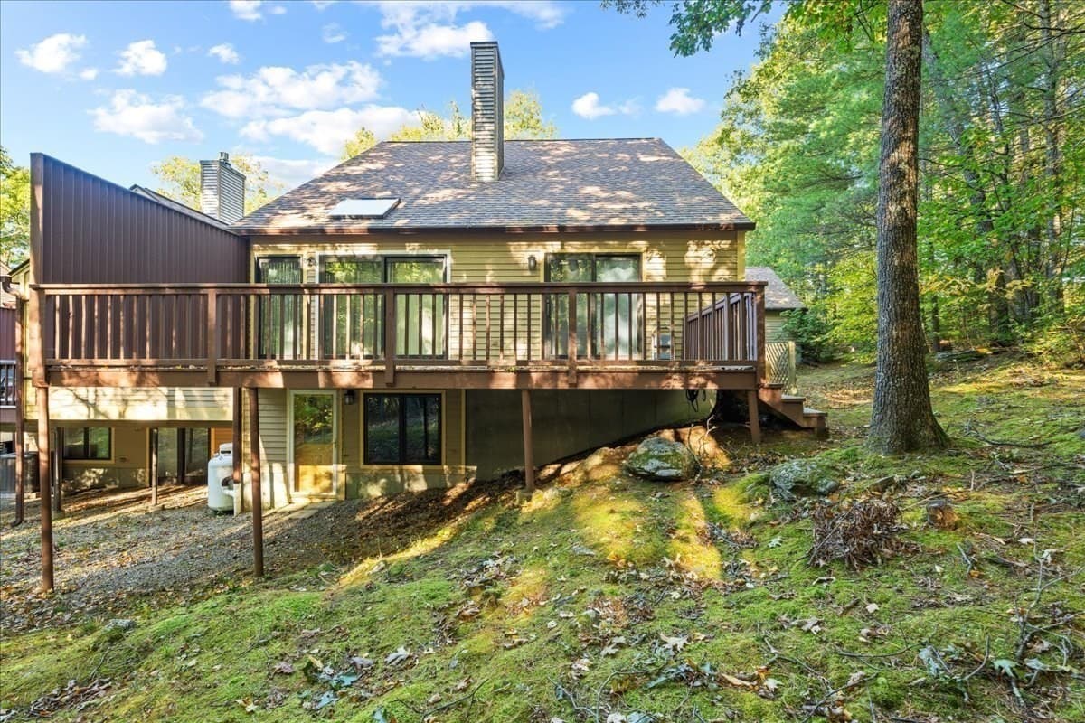 Condominium at 16 Bentwood Dr # 16, Sturbridge MA 01566, Sturbridge, photo 29 of 39