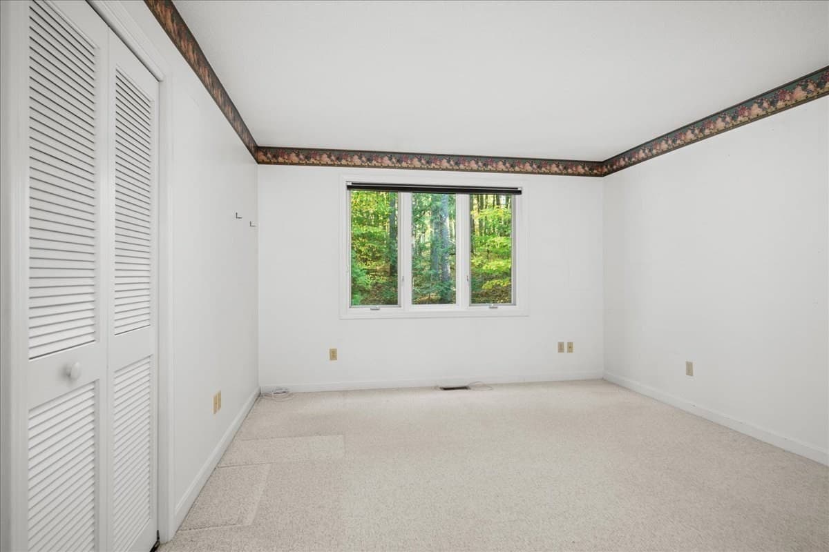 Condominium at 16 Bentwood Dr # 16, Sturbridge MA 01566, Sturbridge, photo 25 of 39