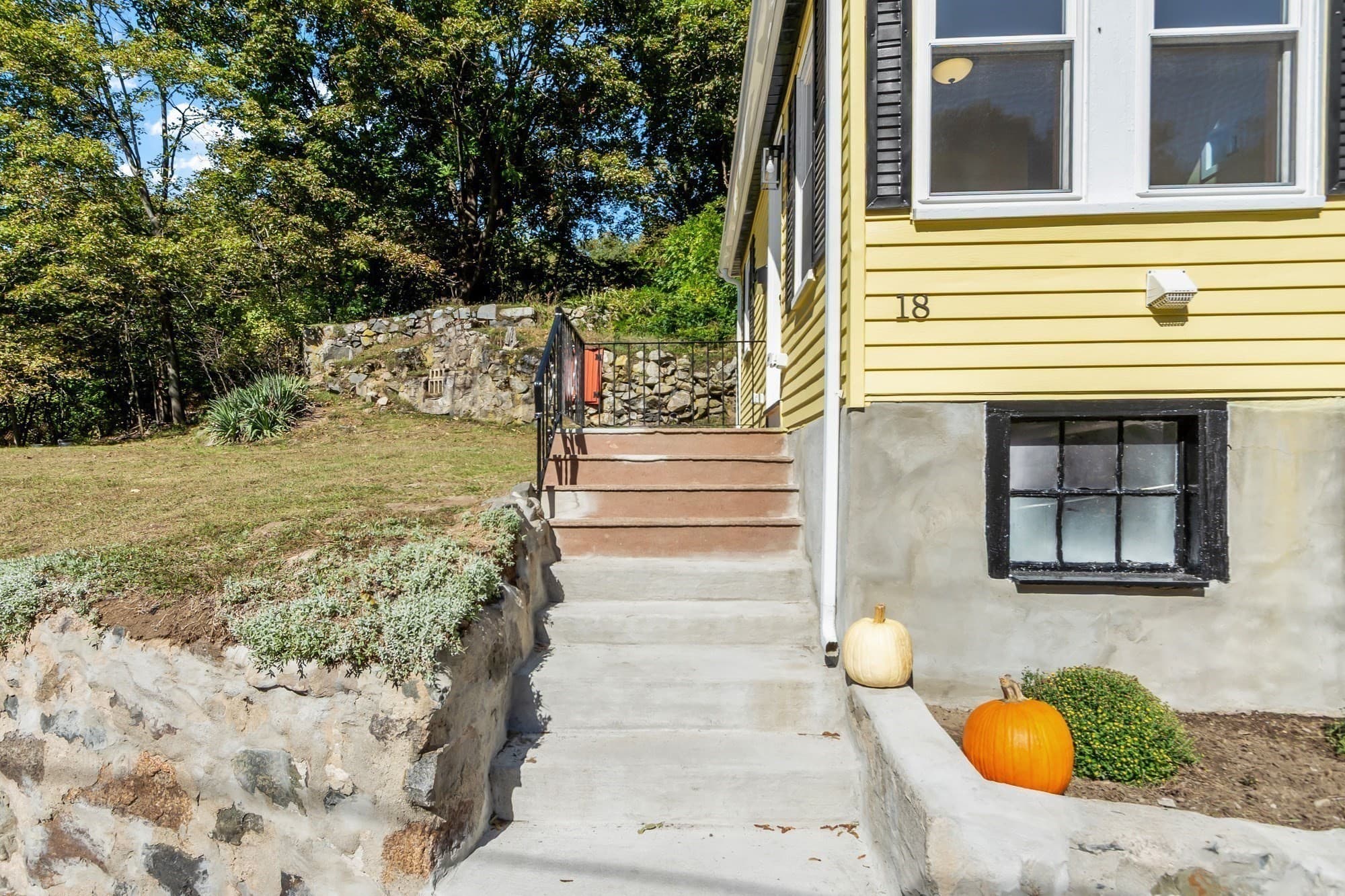 Single Family Residence at 18 Valley Road, Lynn MA 01902, Lynn, photo 5 of 34