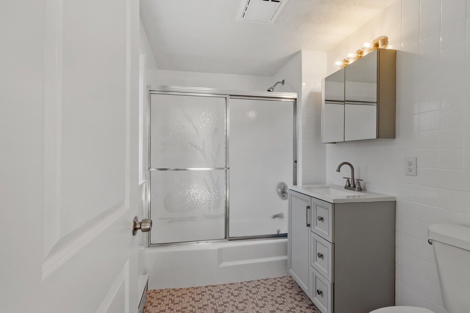 Single Family Residence at 18 Valley Road, Lynn MA 01902, Lynn, photo 8 of 34
