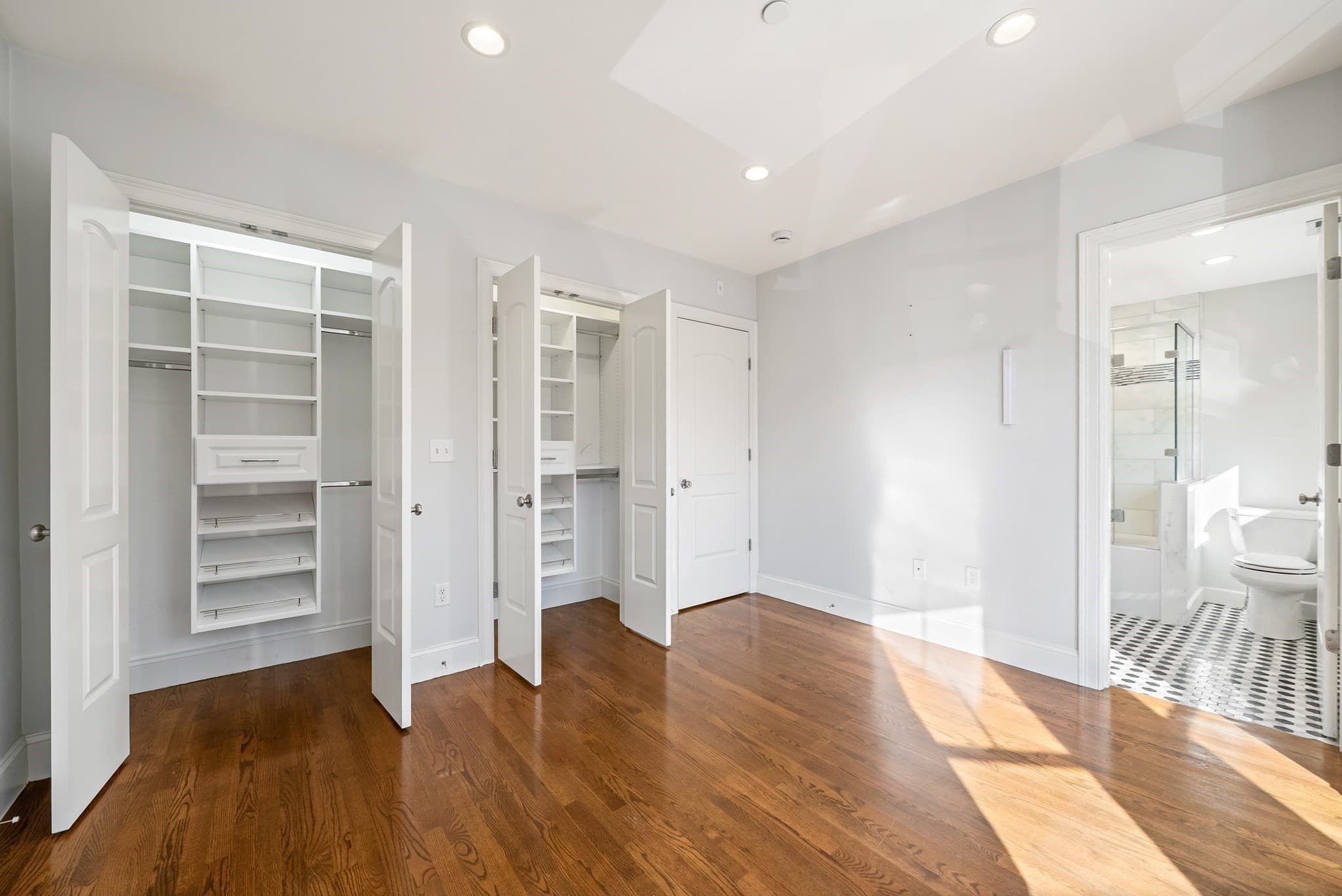 Condominium at 786 East Fourth Street # 2, Boston MA 02127, Boston, photo 3 of 20