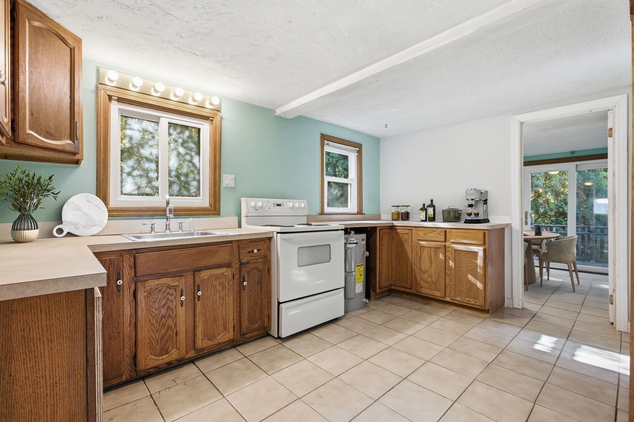 Single Family Residence at 20 Mills Dr, Dracut MA 01826, Dracut, photo 3 of 12