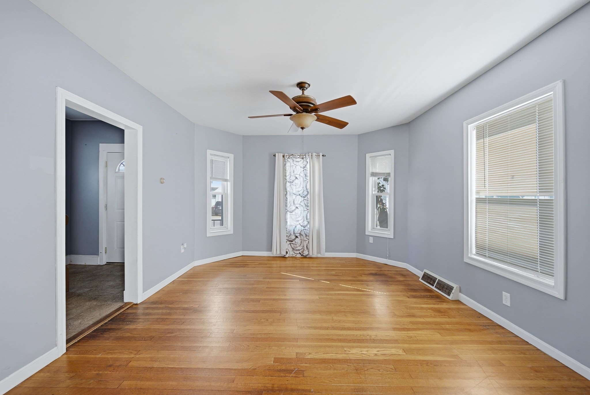 Single Family Residence at 56 Read St, Lowell MA 01850, Lowell, photo 6 of 39