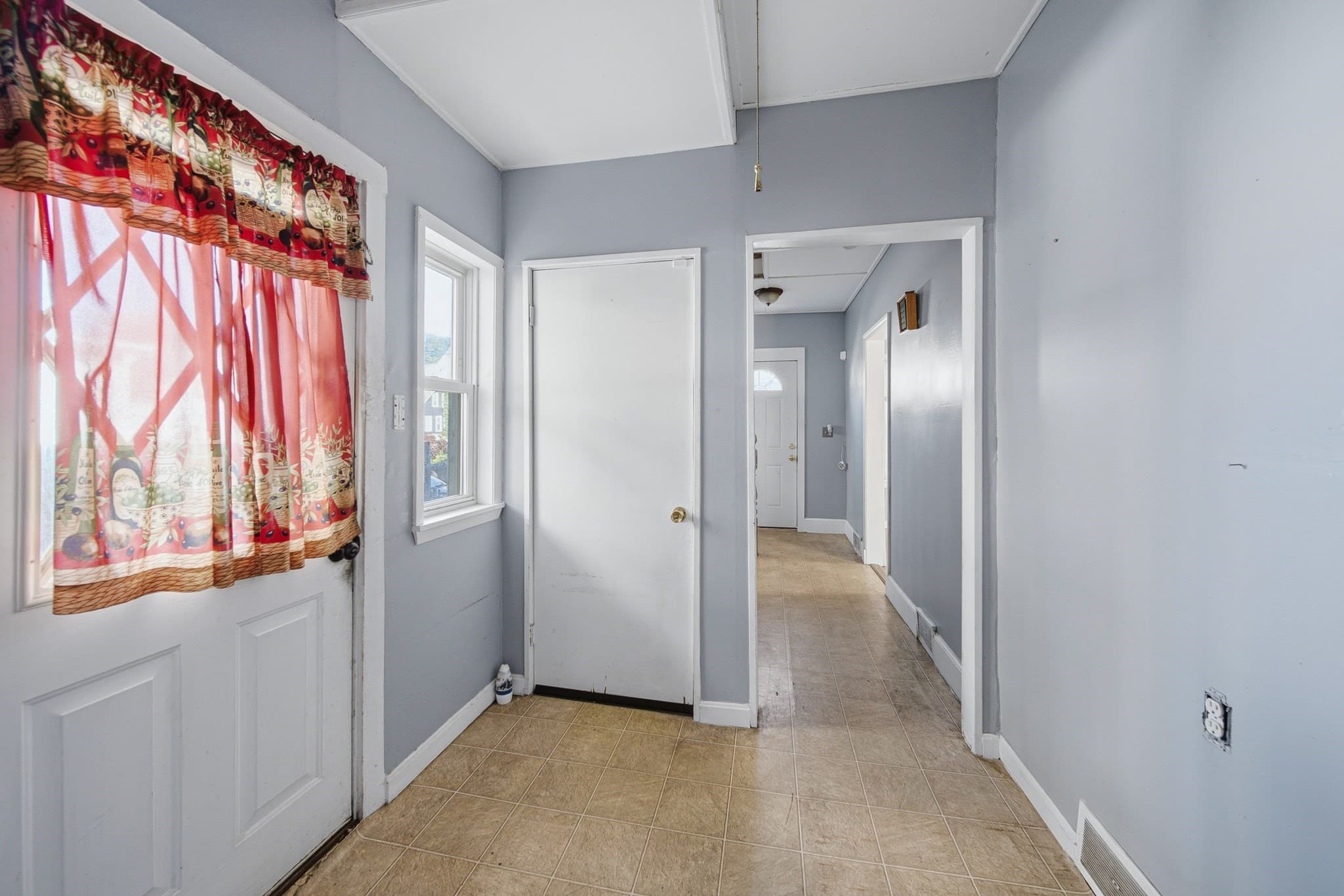 Single Family Residence at 56 Read St, Lowell MA 01850, Lowell, photo 17 of 39