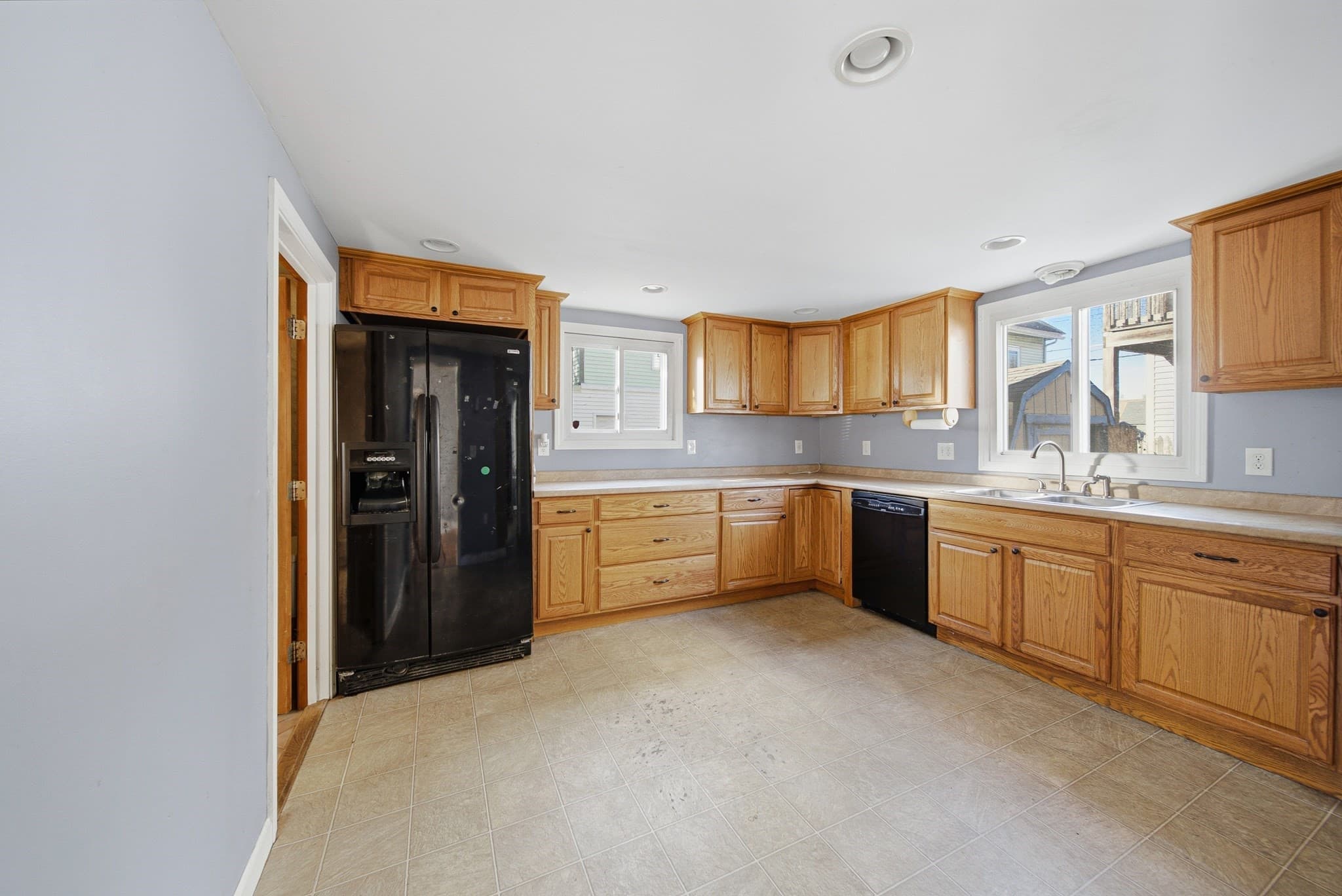 Single Family Residence at 56 Read St, Lowell MA 01850, Lowell, photo 12 of 39