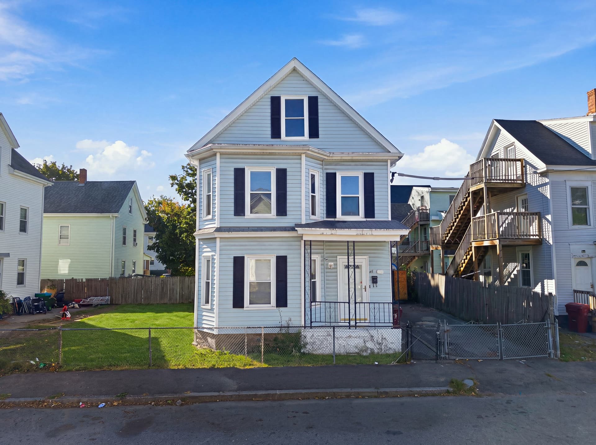 56 Read St, Lowell MA 01850