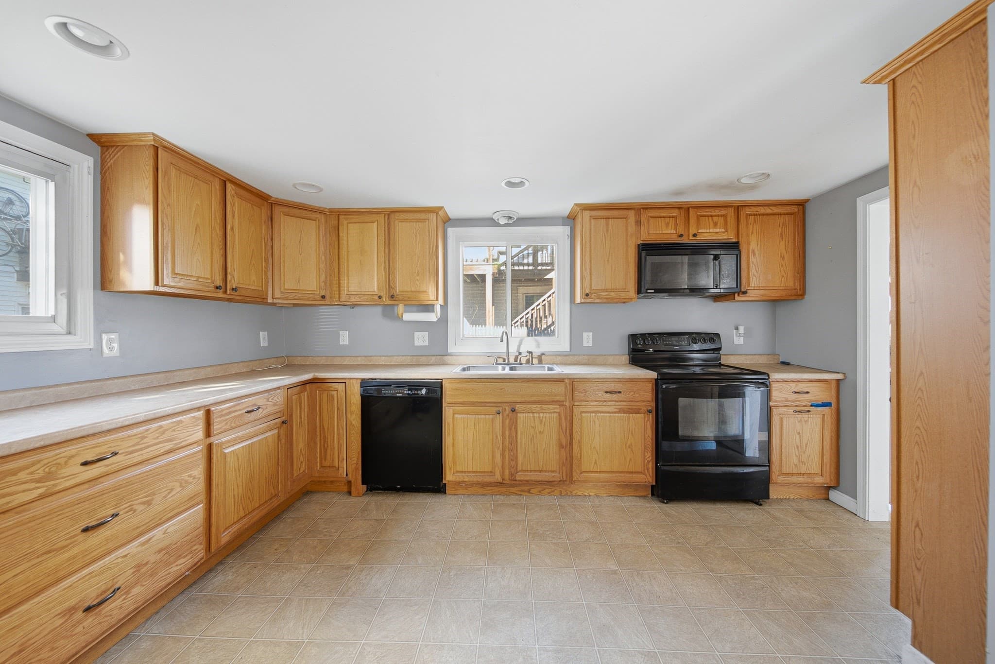 Single Family Residence at 56 Read St, Lowell MA 01850, Lowell, photo 11 of 39