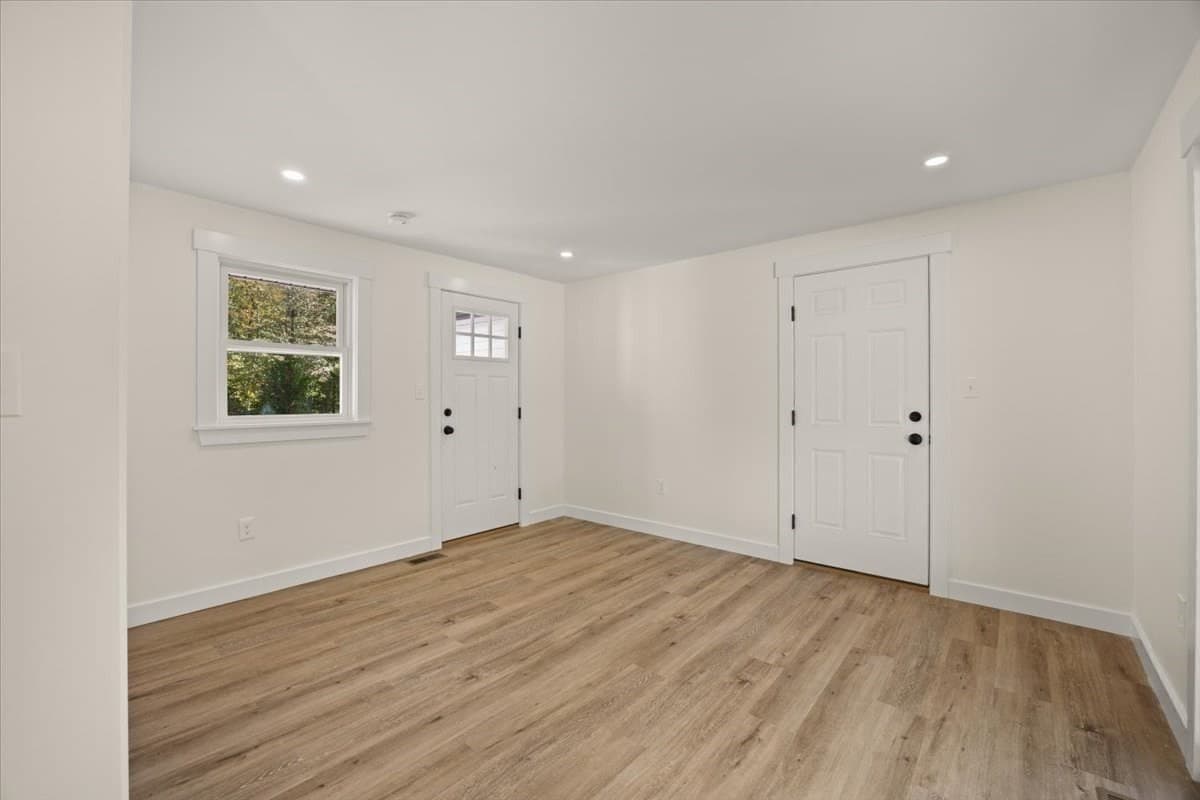 Single Family Residence at 258 Poquanticut Ave, Easton MA 02356, Easton, photo 23 of 38