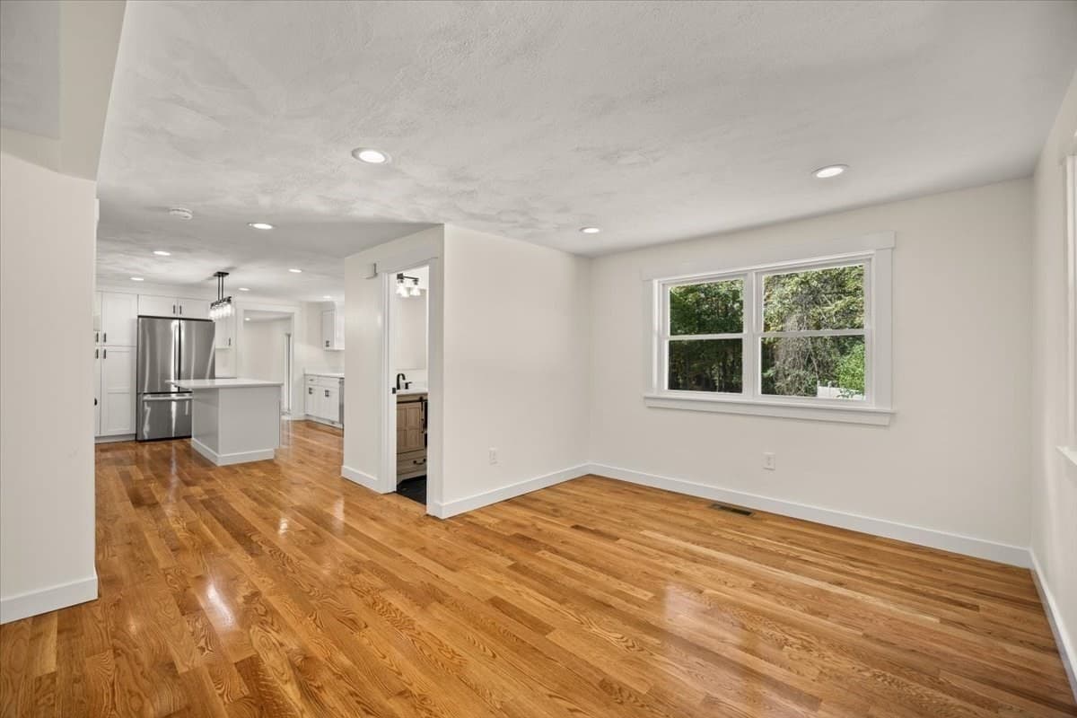 Single Family Residence at 258 Poquanticut Ave, Easton MA 02356, Easton, photo 13 of 38