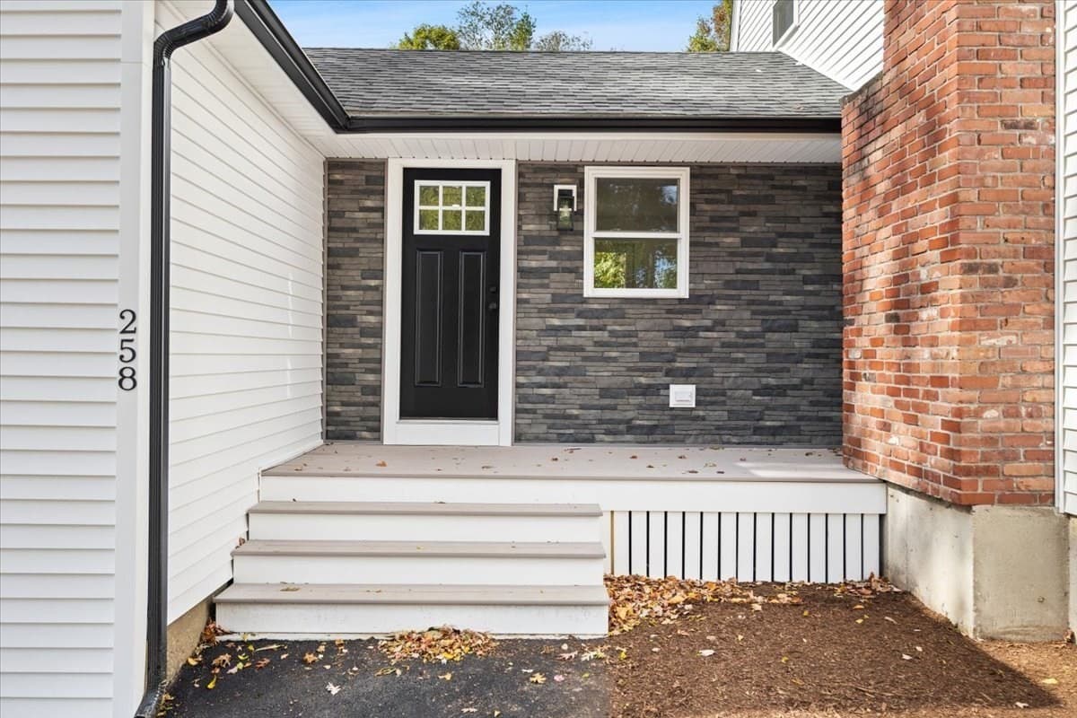 Single Family Residence at 258 Poquanticut Ave, Easton MA 02356, Easton, photo 5 of 38