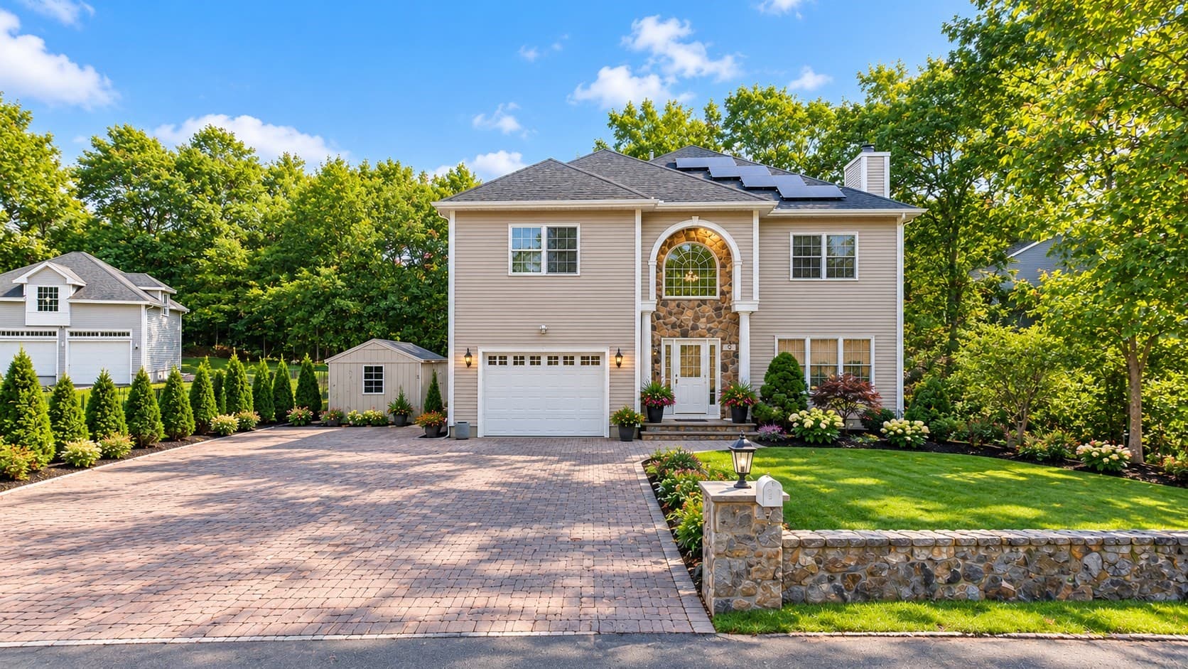 33 Woodland Ave, Saugus MA 01906
