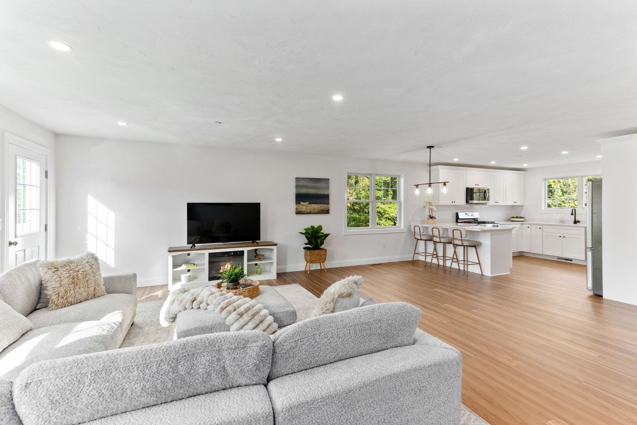 Condominium at 44 Dean St. # 204, Taunton MA 02780, Taunton, photo 3 of 31