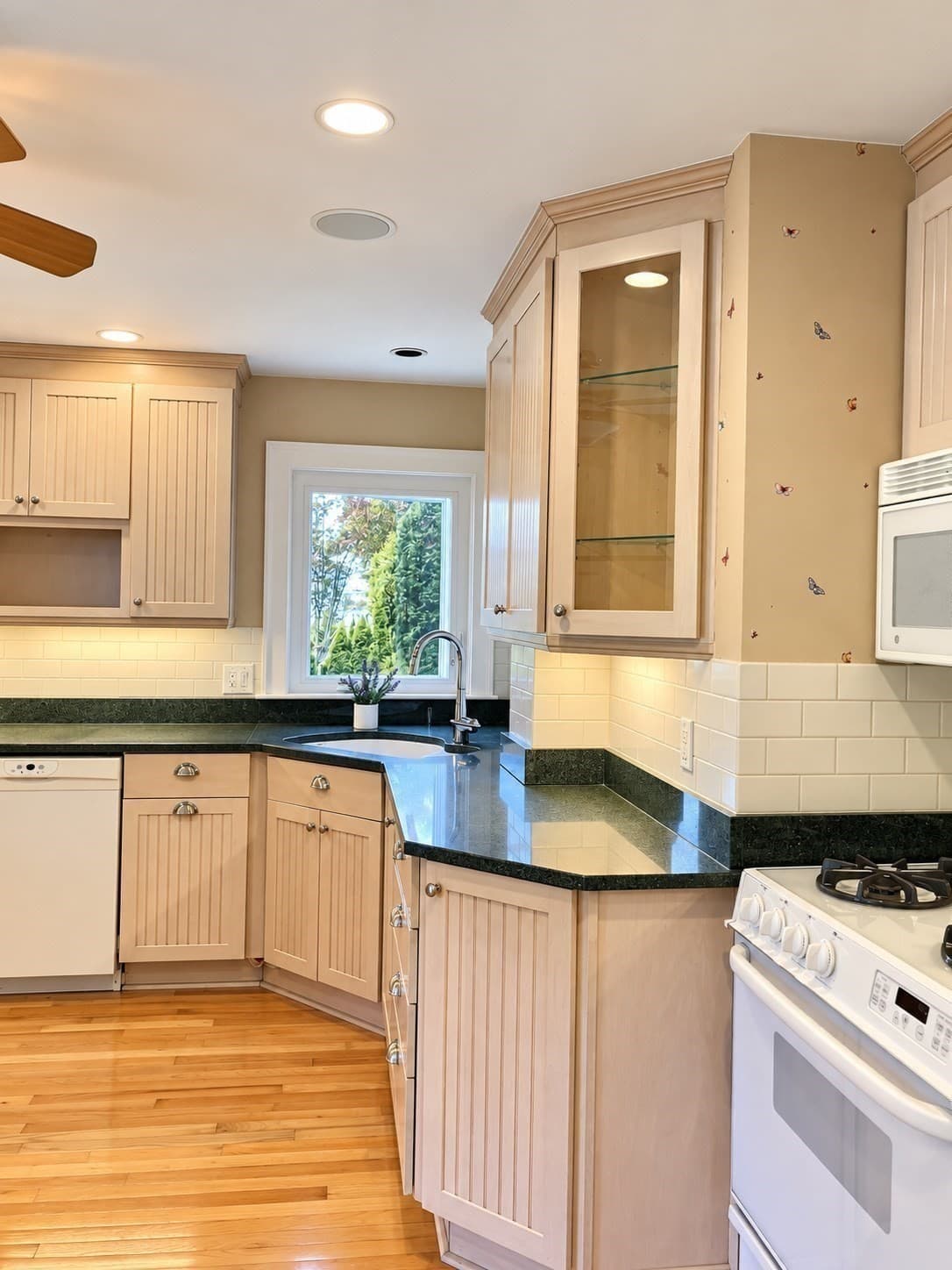 Condominium at 15 Grant Street # 1, Lexington MA 02420, Lexington, photo 10 of 16