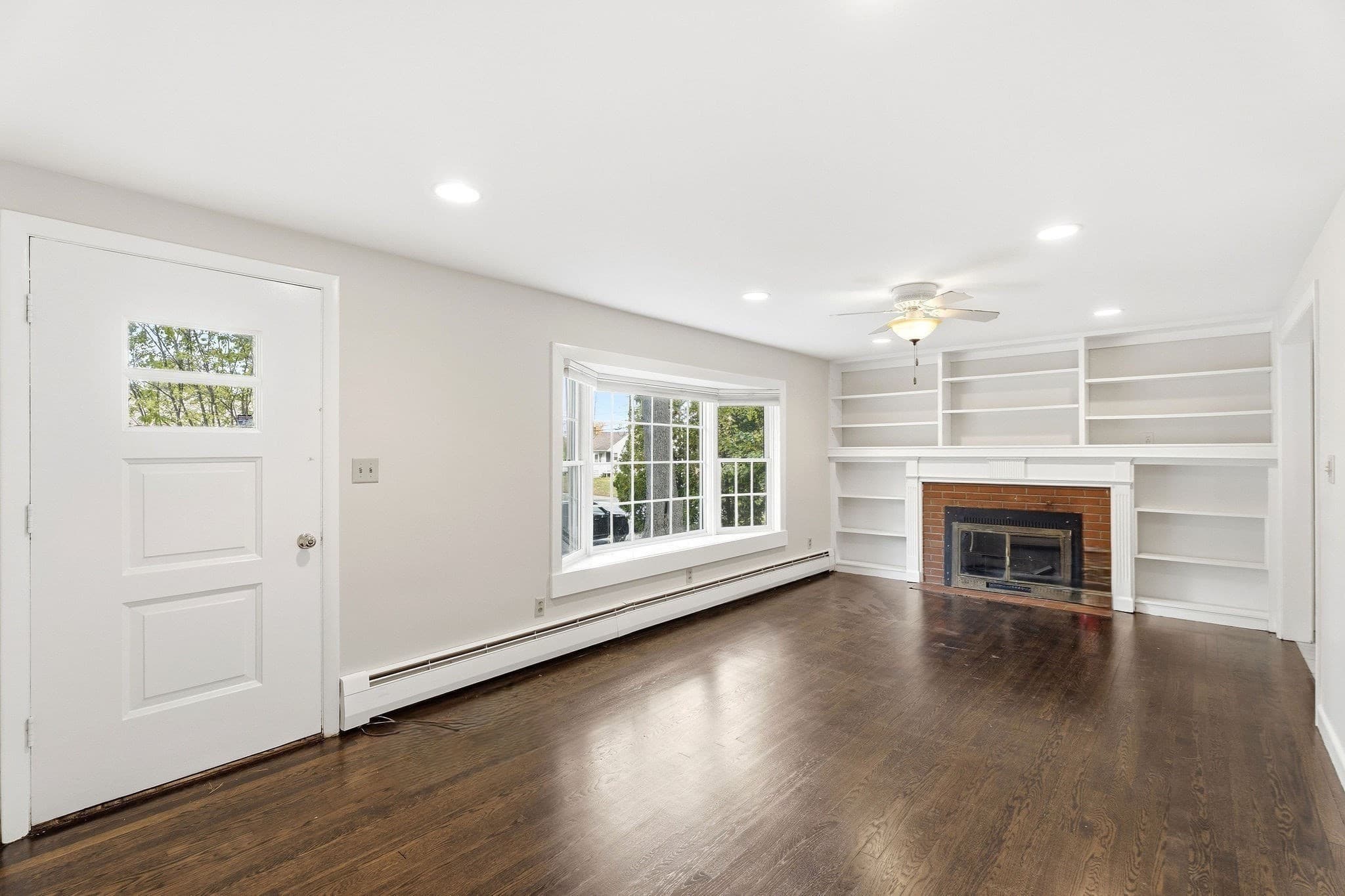 Single Family Residence at 9 Eclipse Ave, Chelmsford MA 01824, photo 16 of 27