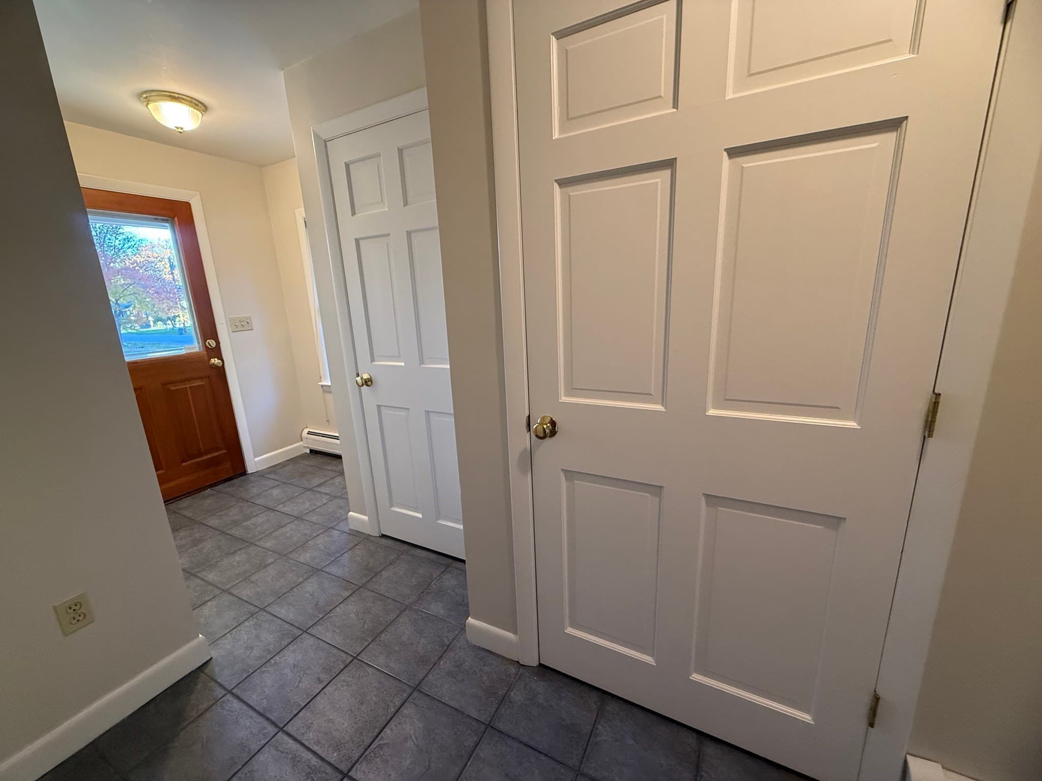 Single Family Residence at 9 Eclipse Ave, Chelmsford MA 01824, photo 12 of 27