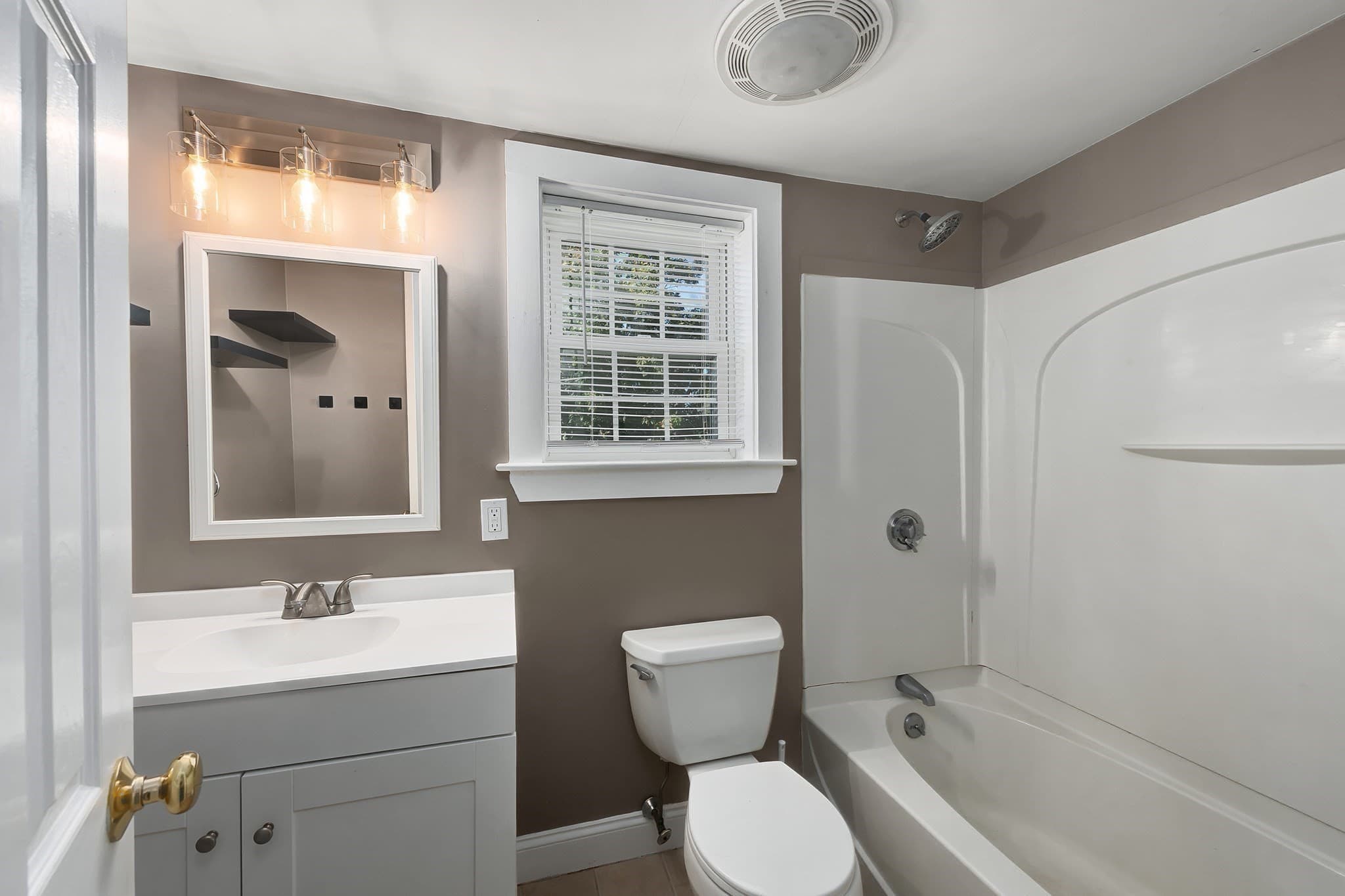 3 Family - 3 Units Up/Down at 27 Holten St, Danvers MA 01923, Danvers, photo 12 of 34