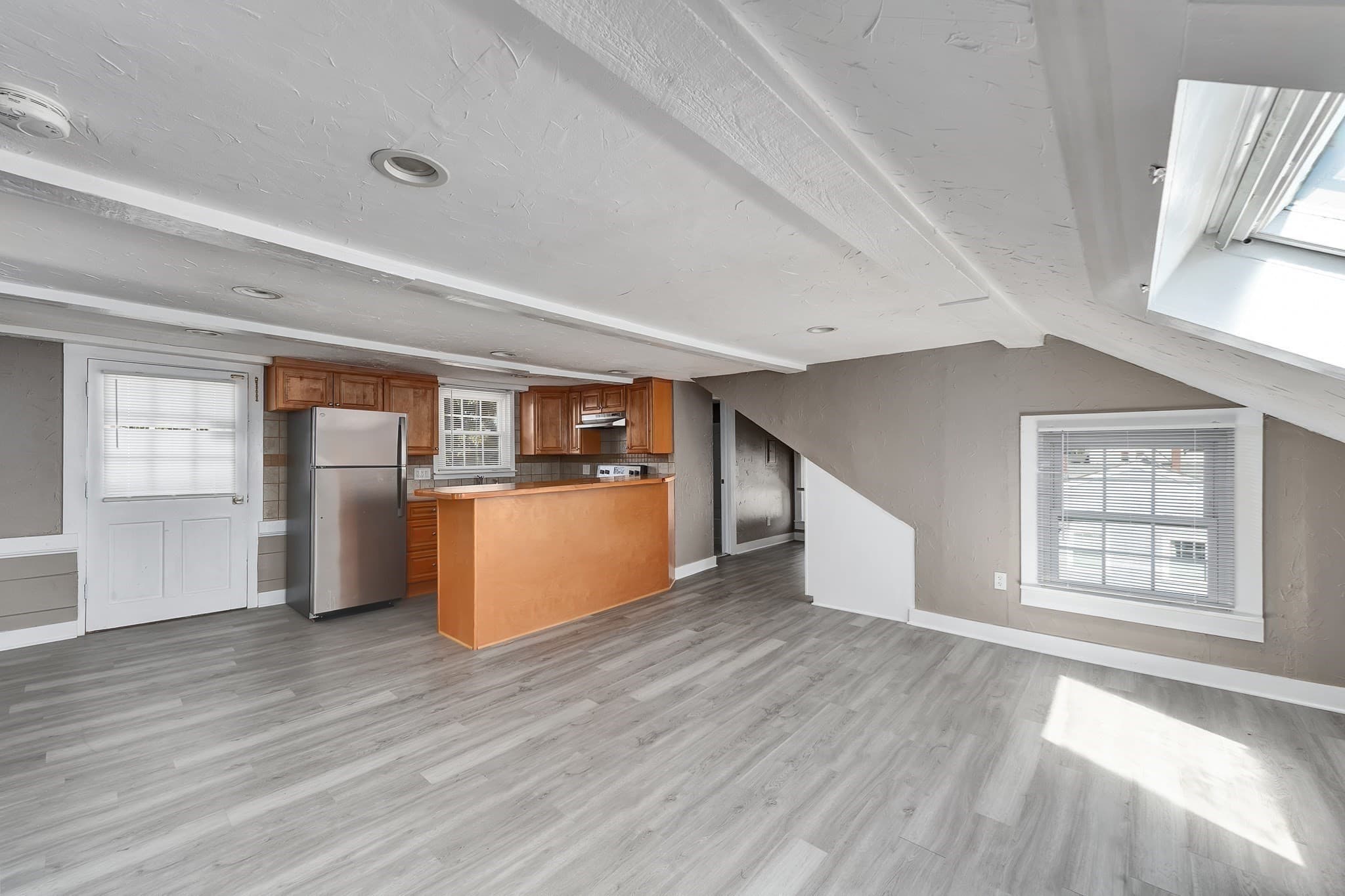 3 Family - 3 Units Up/Down at 27 Holten St, Danvers MA 01923, Danvers, photo 5 of 34