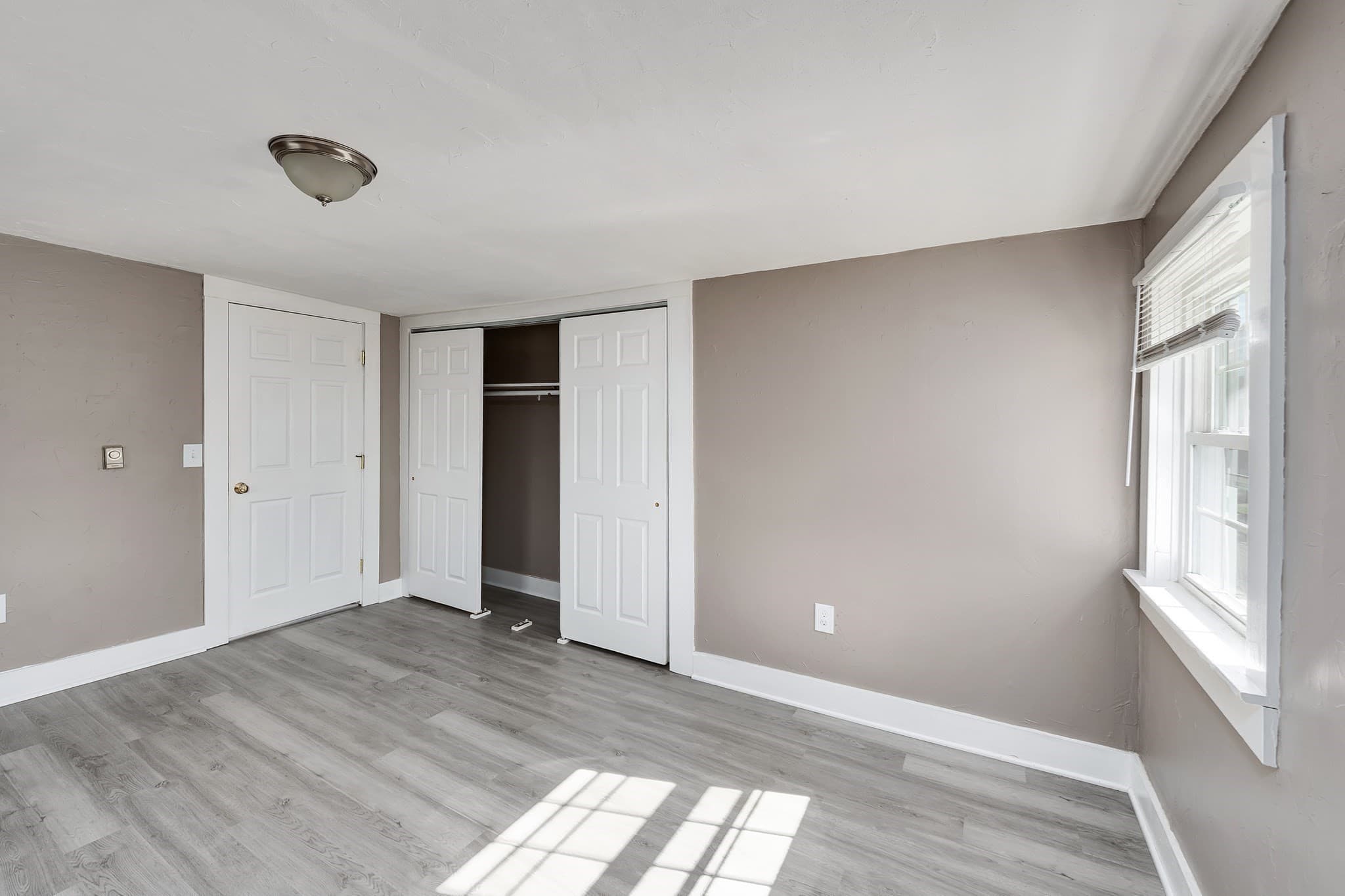 3 Family - 3 Units Up/Down at 27 Holten St, Danvers MA 01923, Danvers, photo 10 of 34